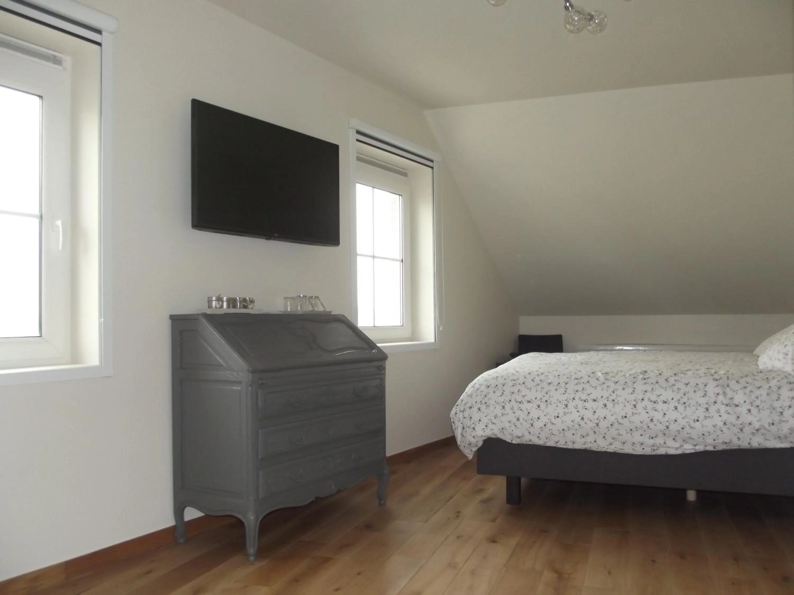 Photo of the whole room, Bed in Au Bonheur Frontalier