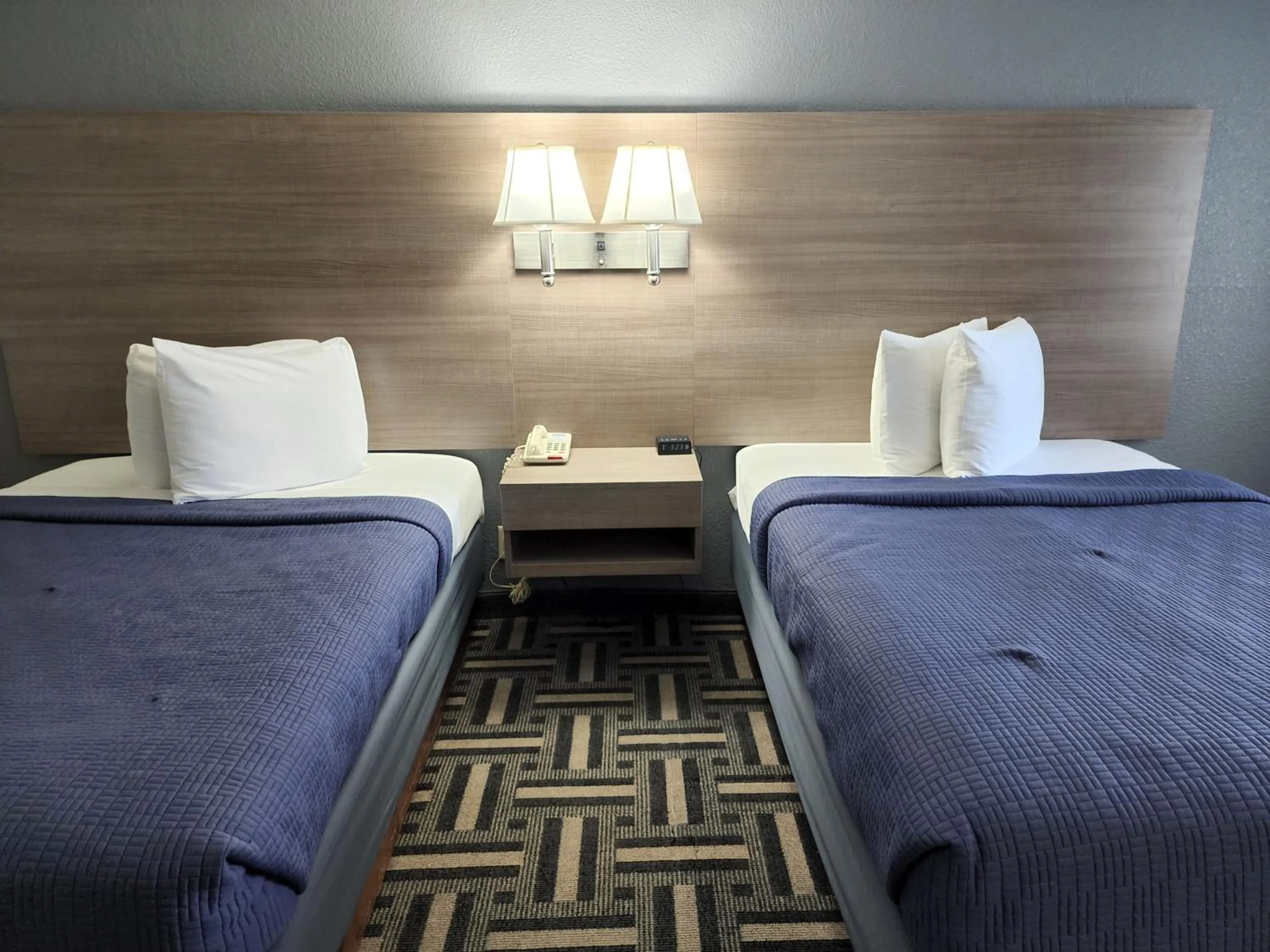 Bed in Drakes Creek Inn - formerly The Relax Inn