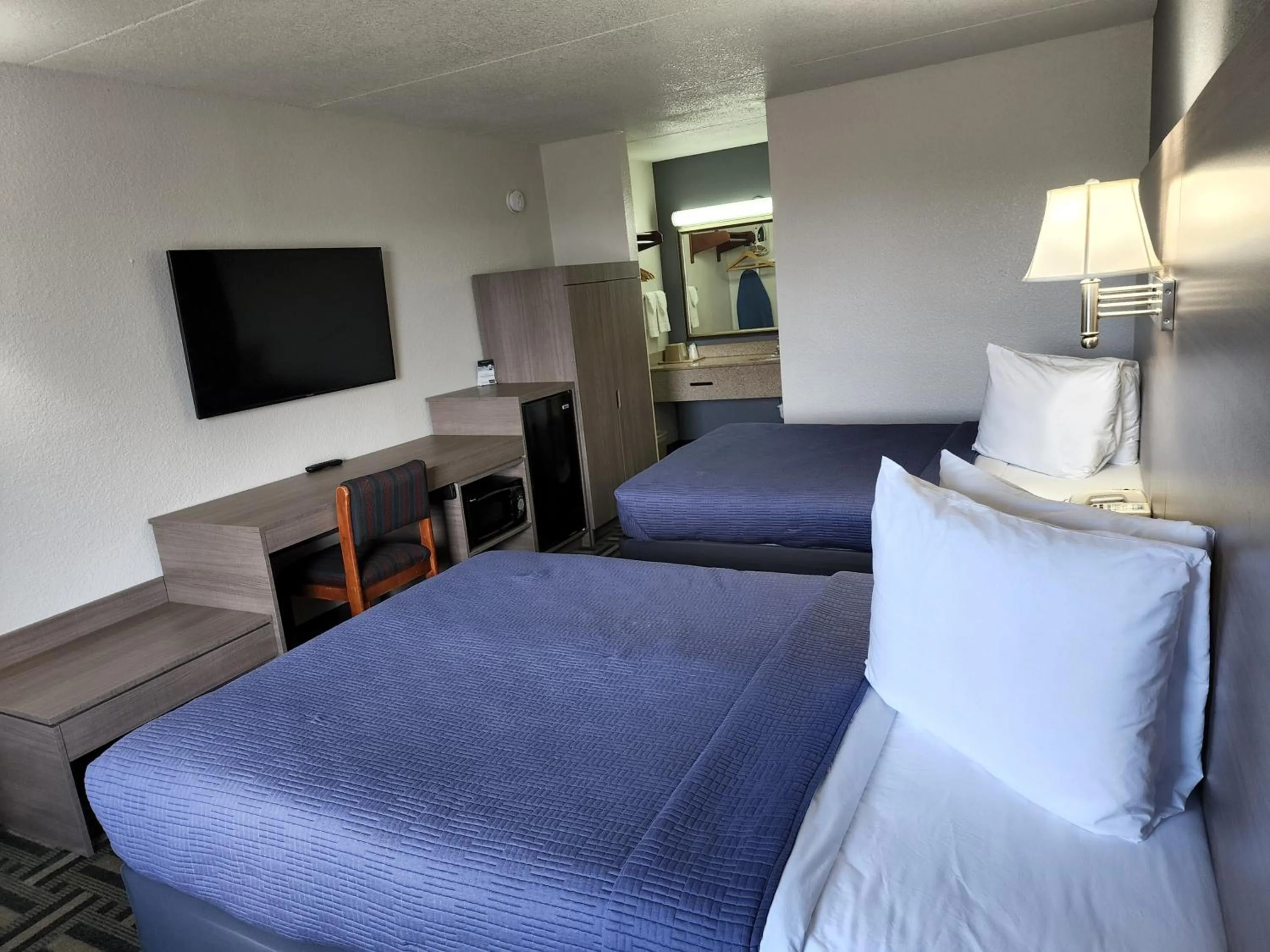 Bed in Drakes Creek Inn - formerly The Relax Inn