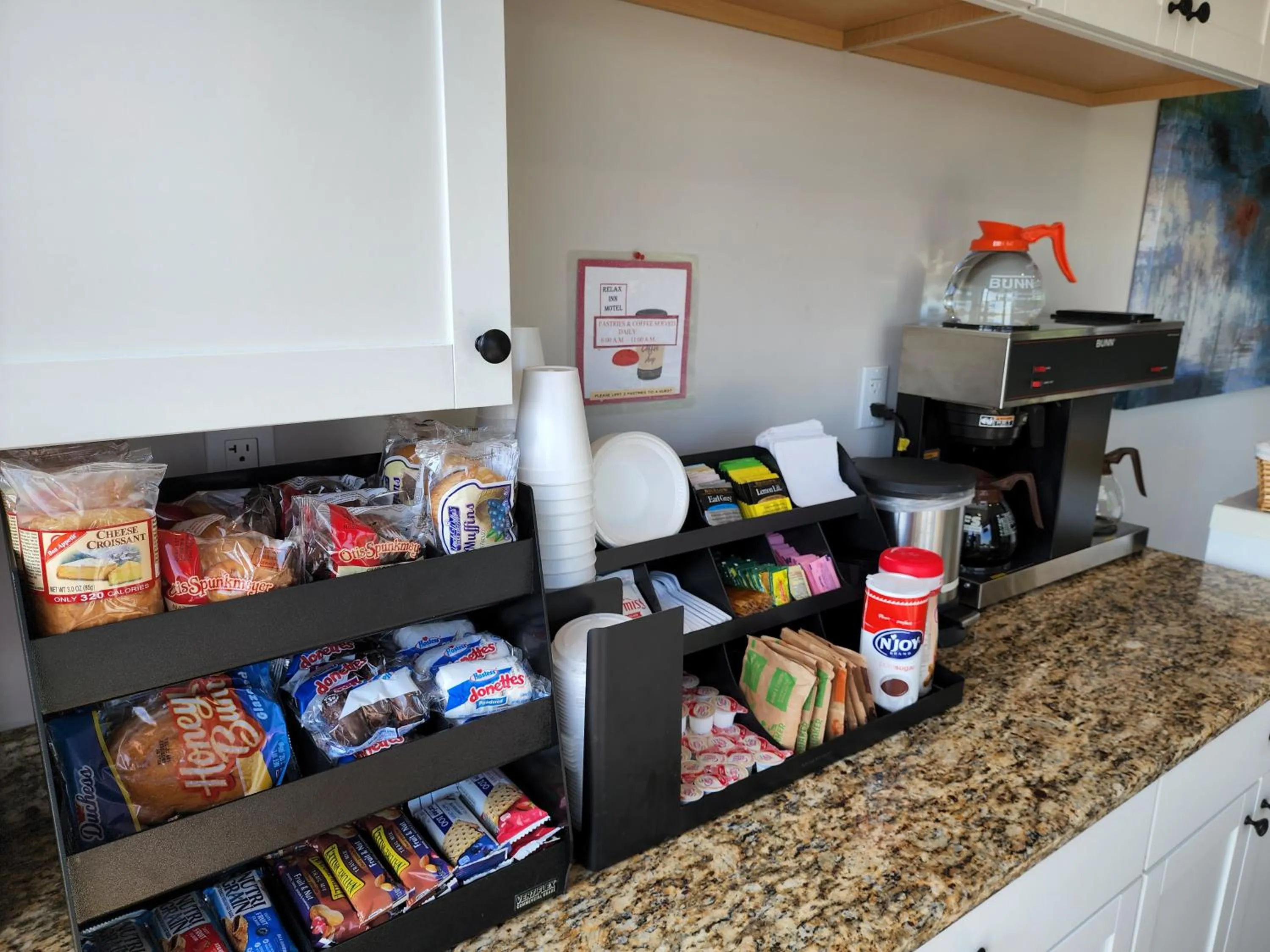 Coffee/tea facilities in Drakes Creek Inn - formerly The Relax Inn