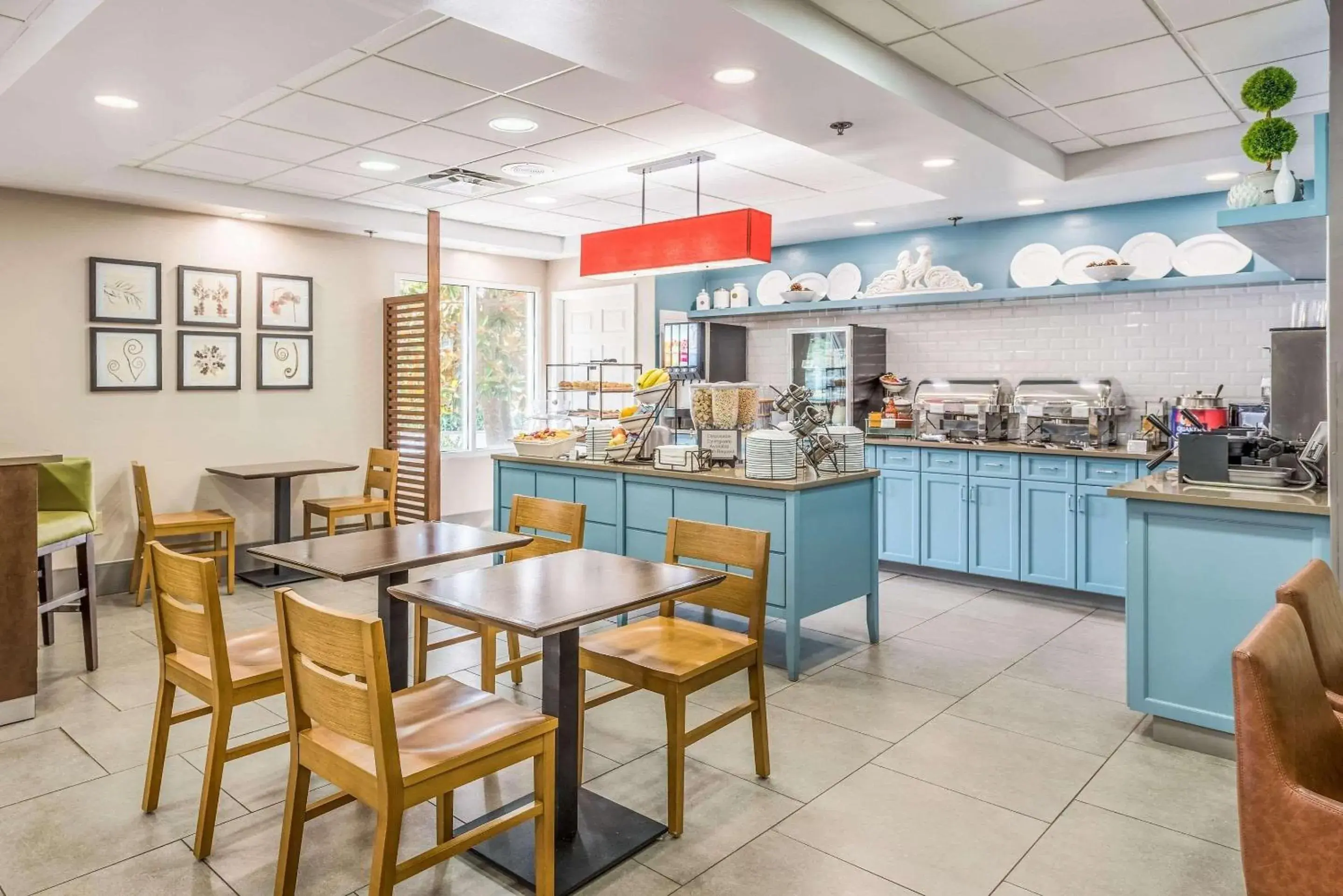 Breakfast in Country Inn & Suites by Radisson, Cookeville, TN Breakfast in Country Inn & Suites by Radisson, Cookeville, TN