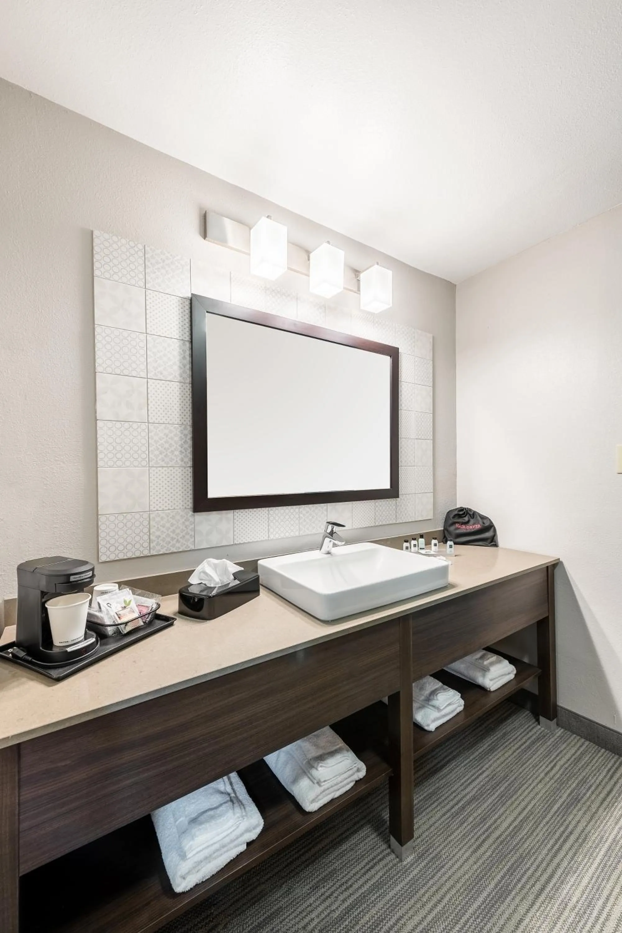 Bathroom in Country Inn & Suites by Radisson, Cookeville, TN