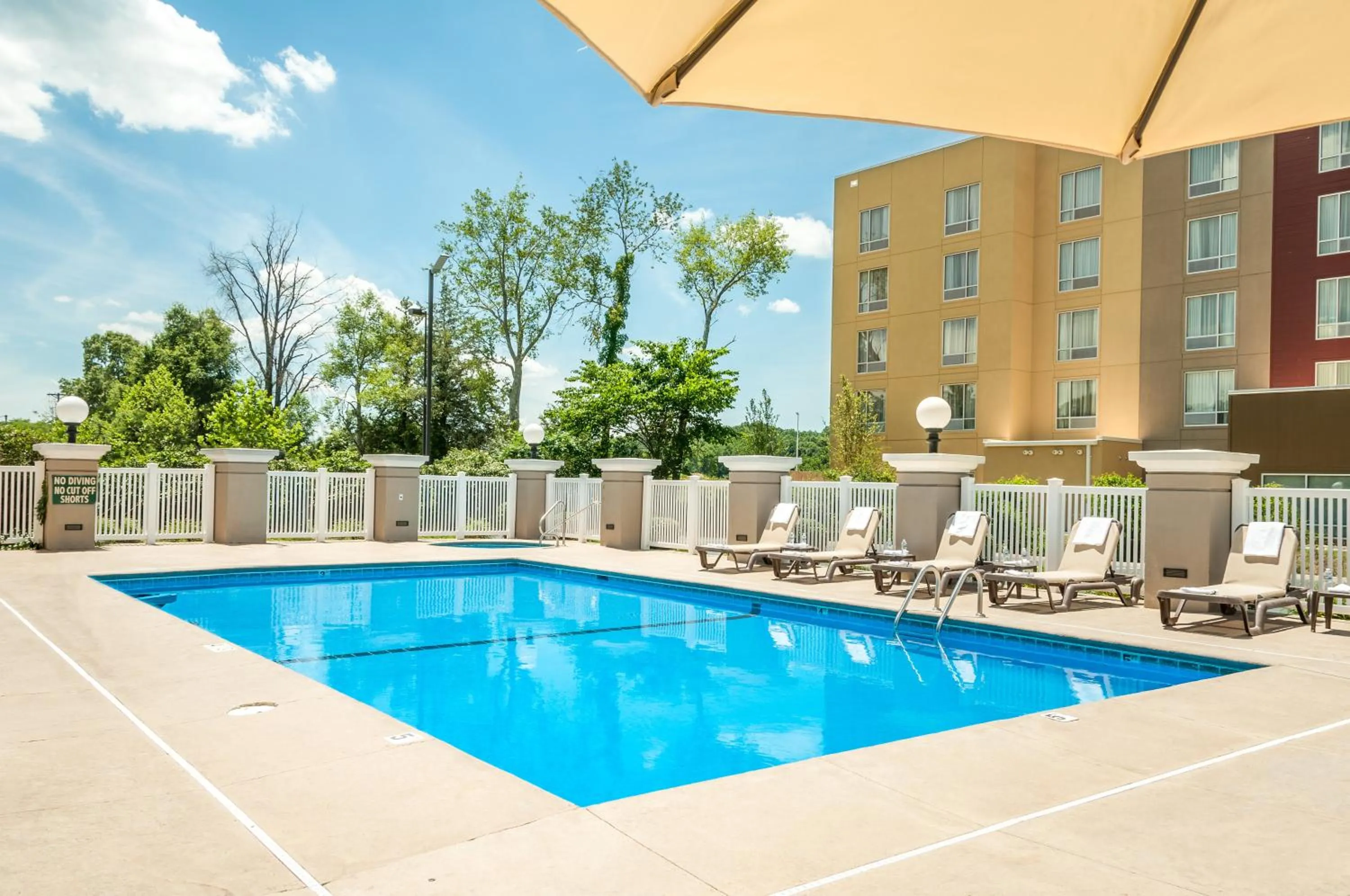 Swimming pool in Country Inn & Suites by Radisson, Cookeville, TN