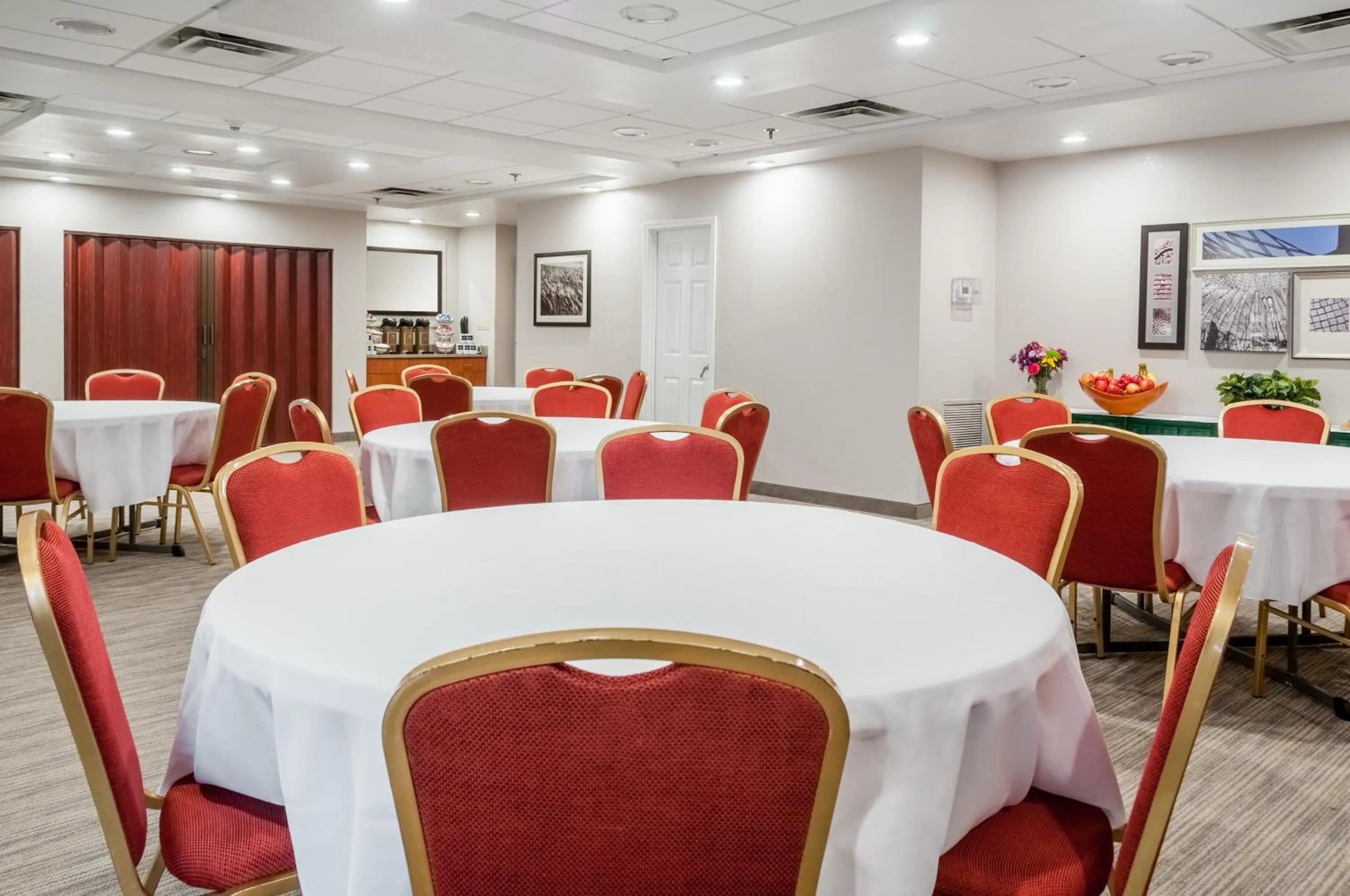 Business facilities in Country Inn & Suites by Radisson, Cookeville, TN