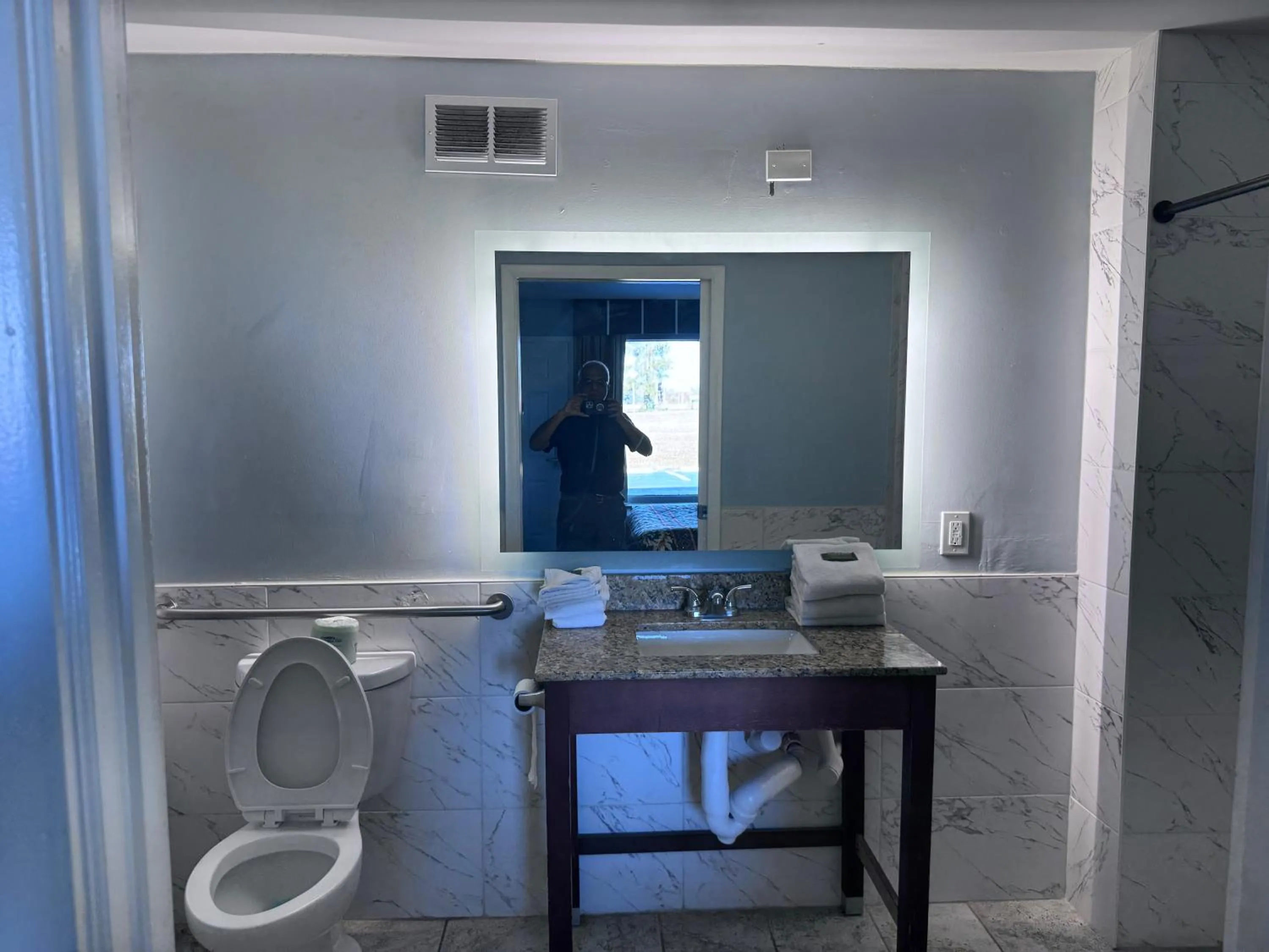 Bathroom in Florence Inn and Suites