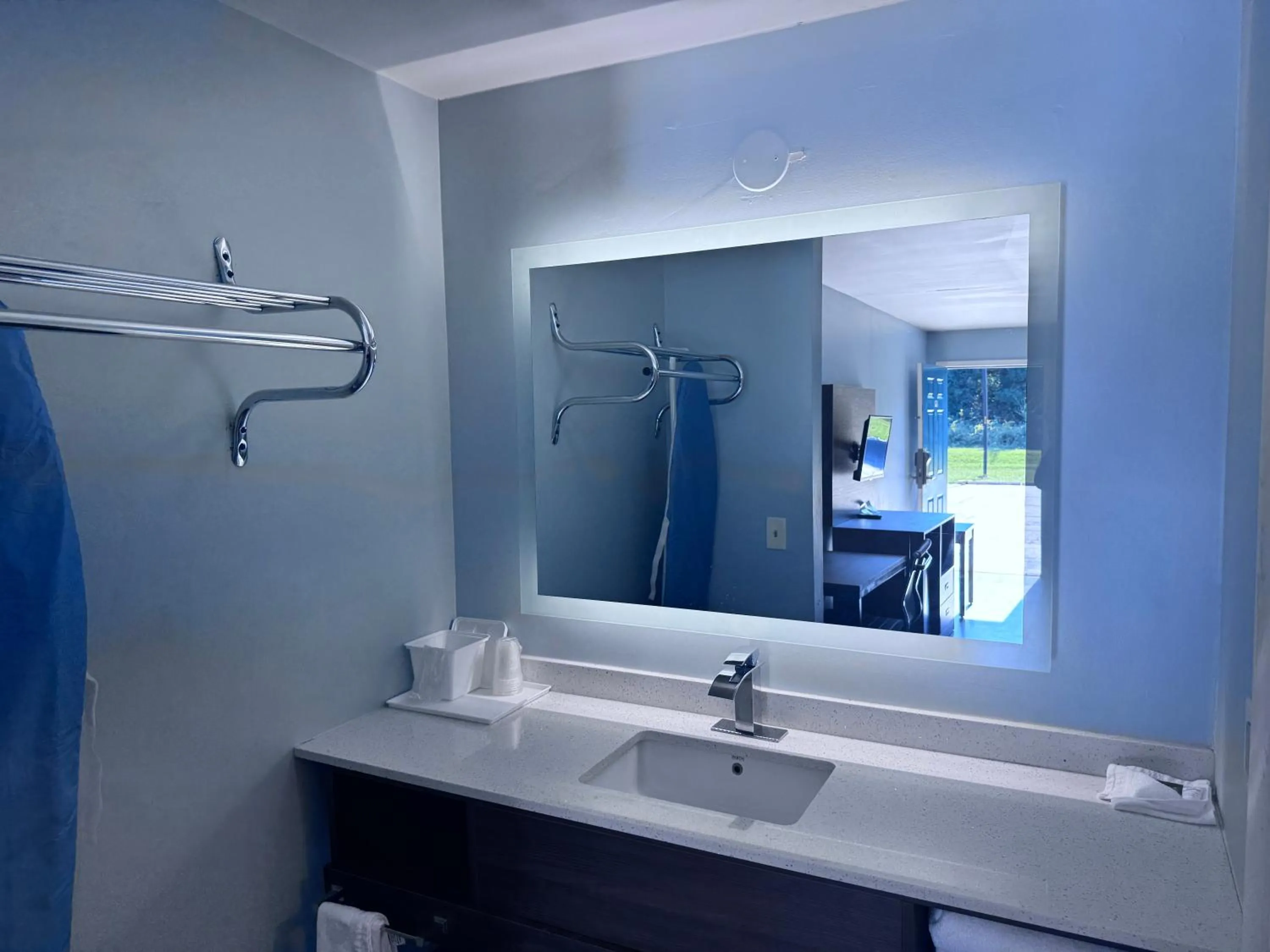 Bathroom in Florence Inn and Suites