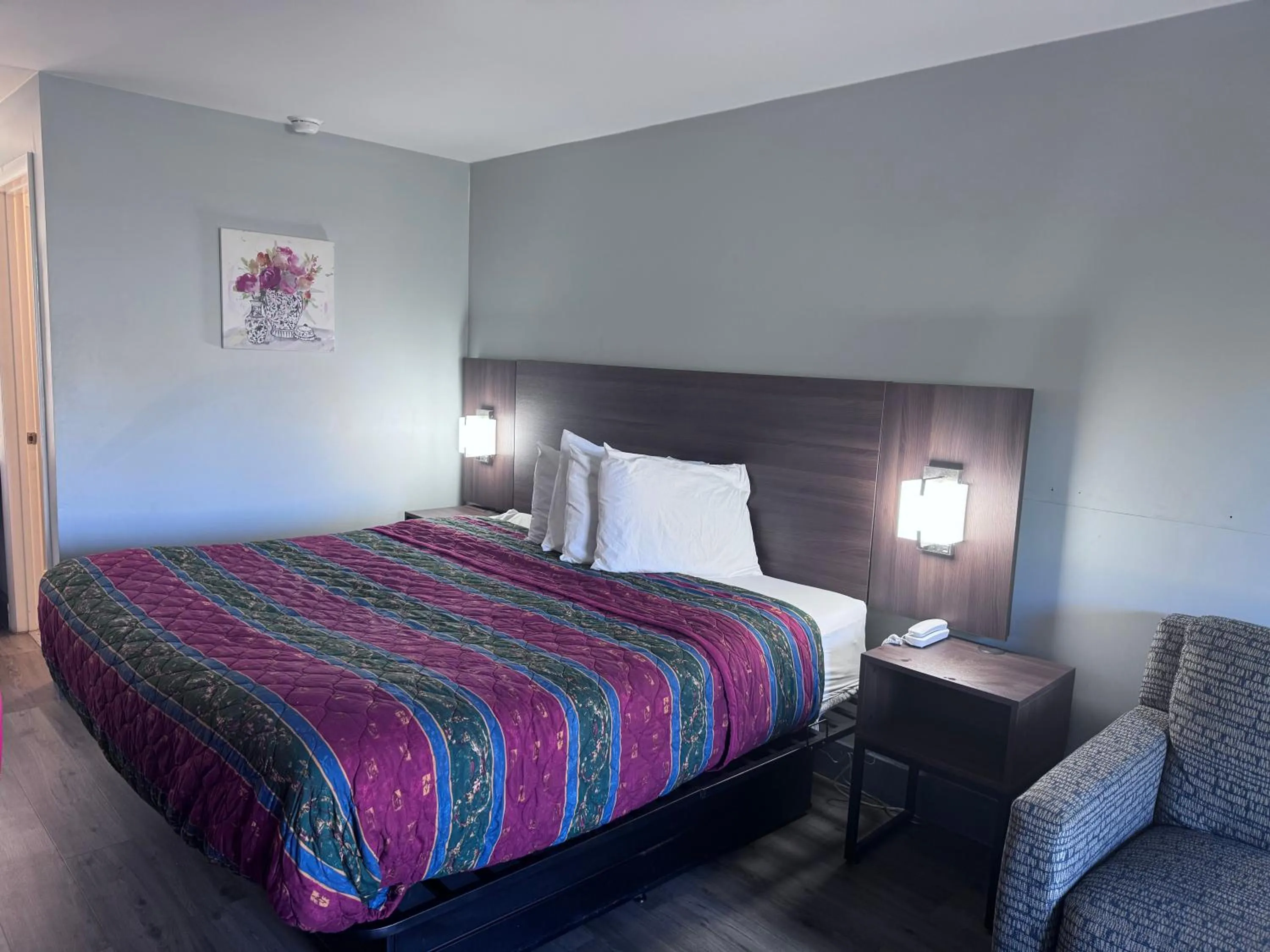 Bedroom, Bed in Florence Inn and Suites