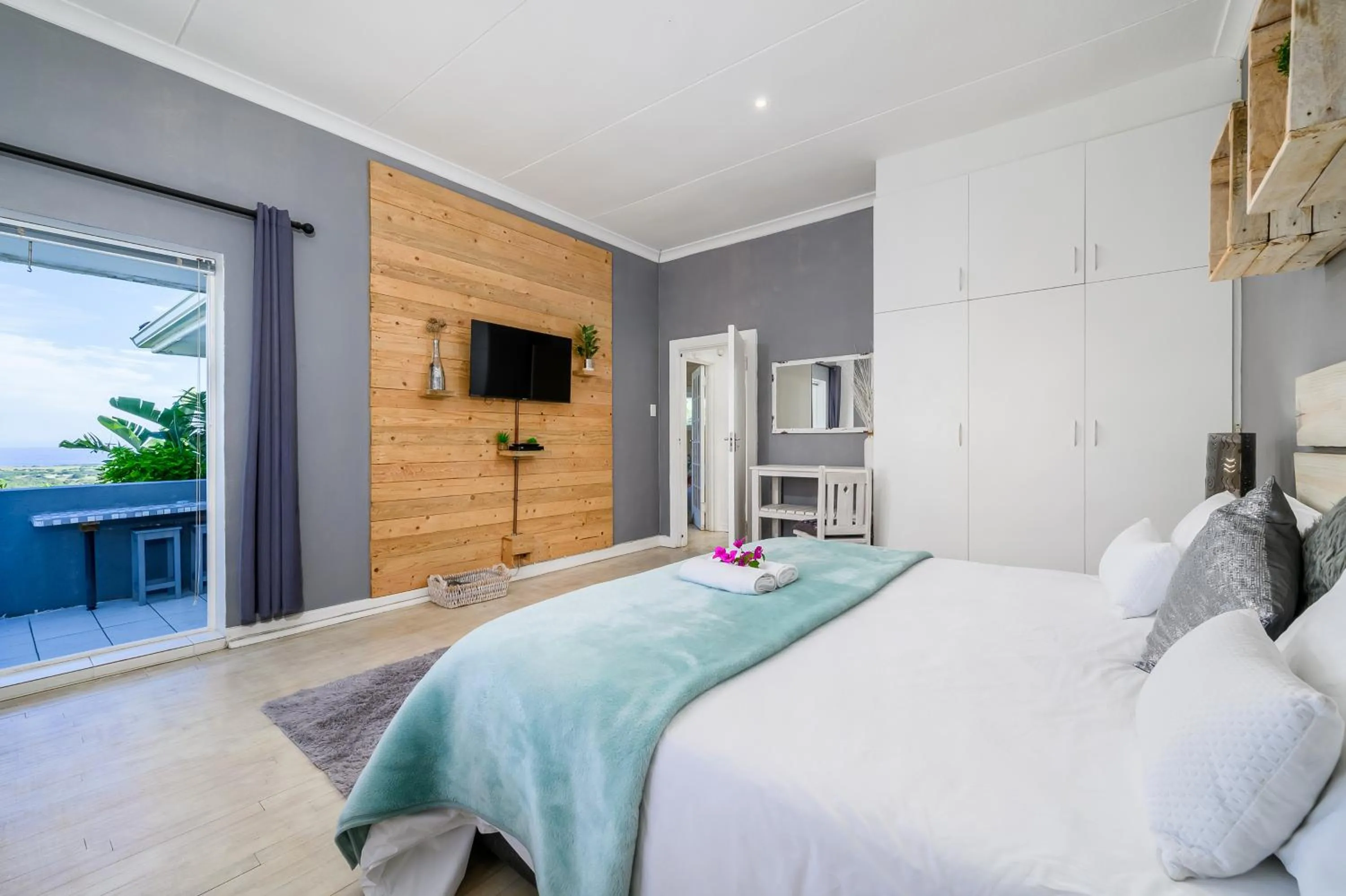 Studio with Sea View in 302 On Old Sea View Road Chelsea