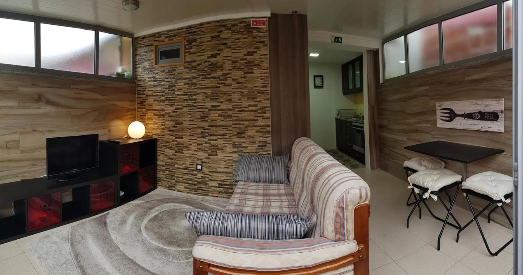 Communal lounge/ TV room in O Ninho