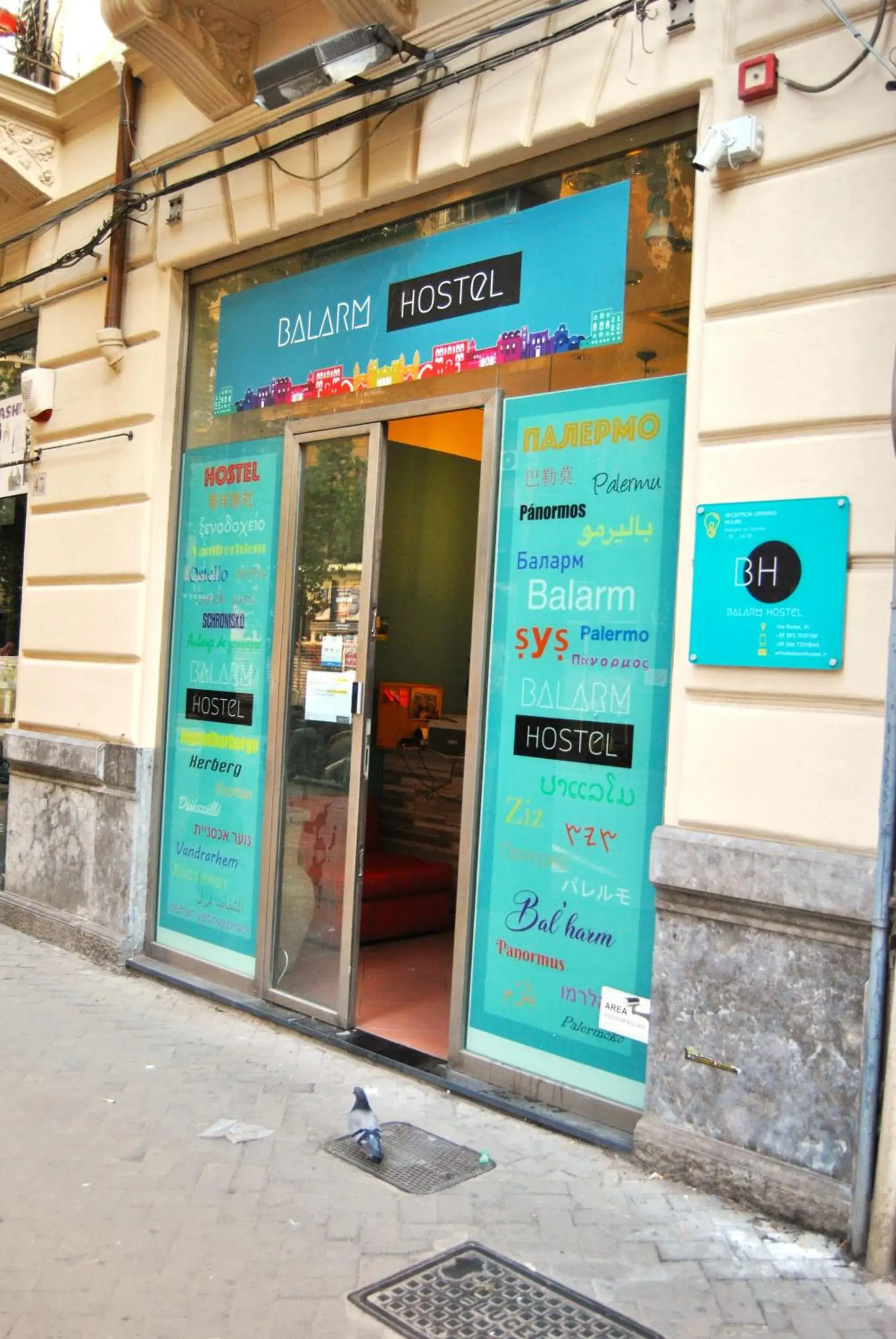 Facade/entrance in Balarm - Hostel and Bar Facade/entrance in Balarm - Hostel and Bar