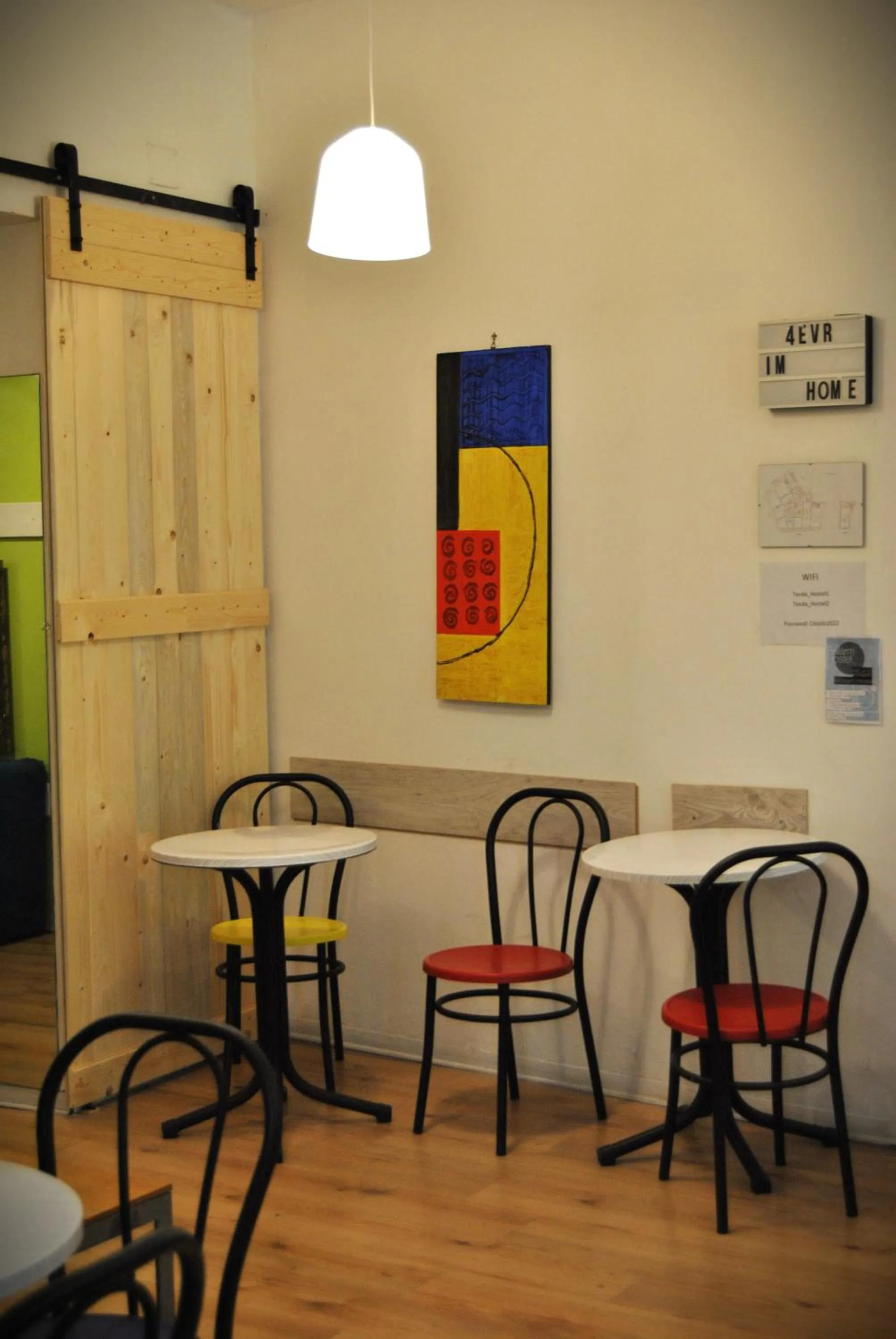 Living room in Balarm - Hostel and Bar