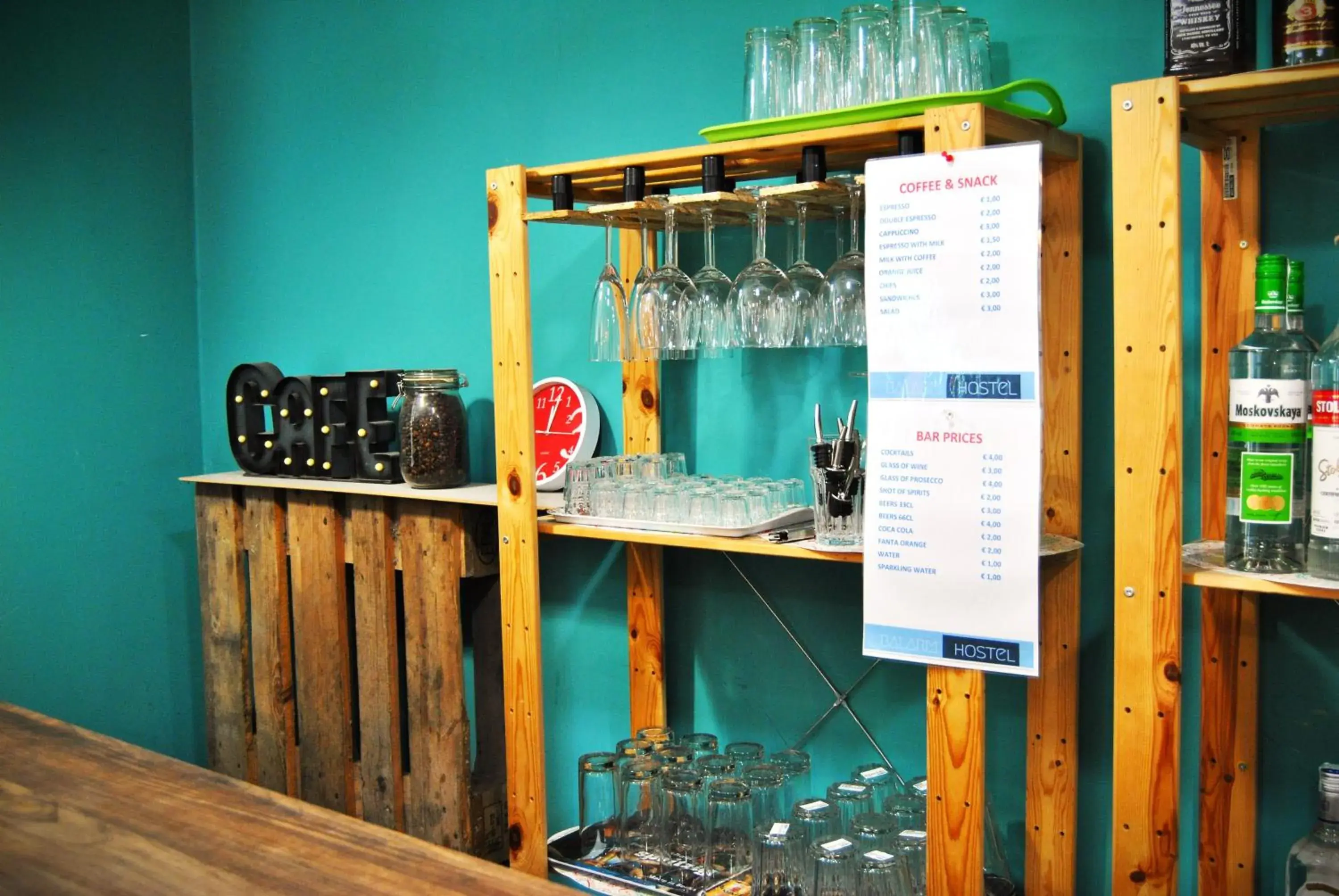 Lounge or bar in Balarm - Hostel and Bar Lounge or bar in Balarm - Hostel and Bar