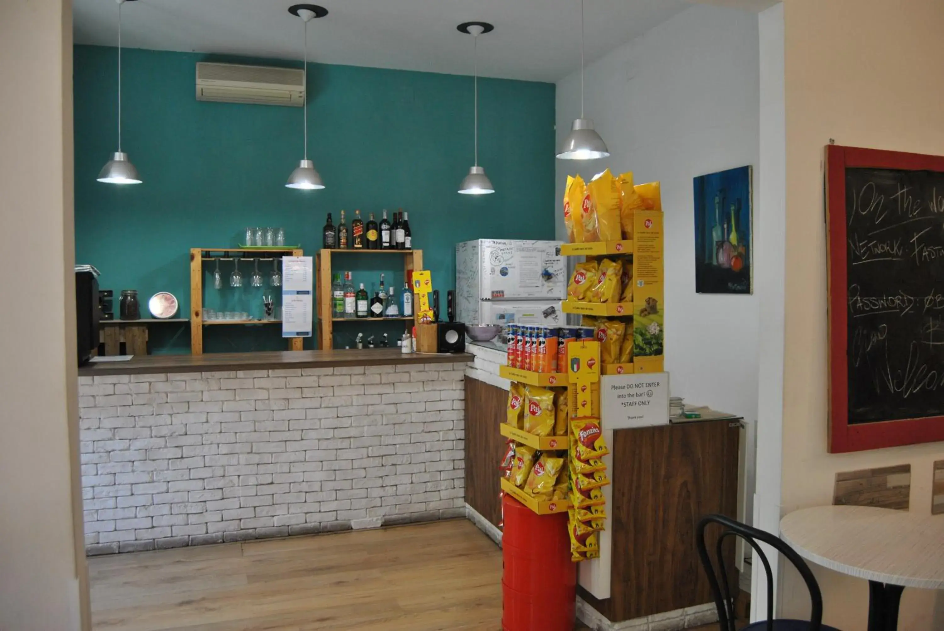 Lounge or bar in Balarm - Hostel and Bar Lounge or bar in Balarm - Hostel and Bar