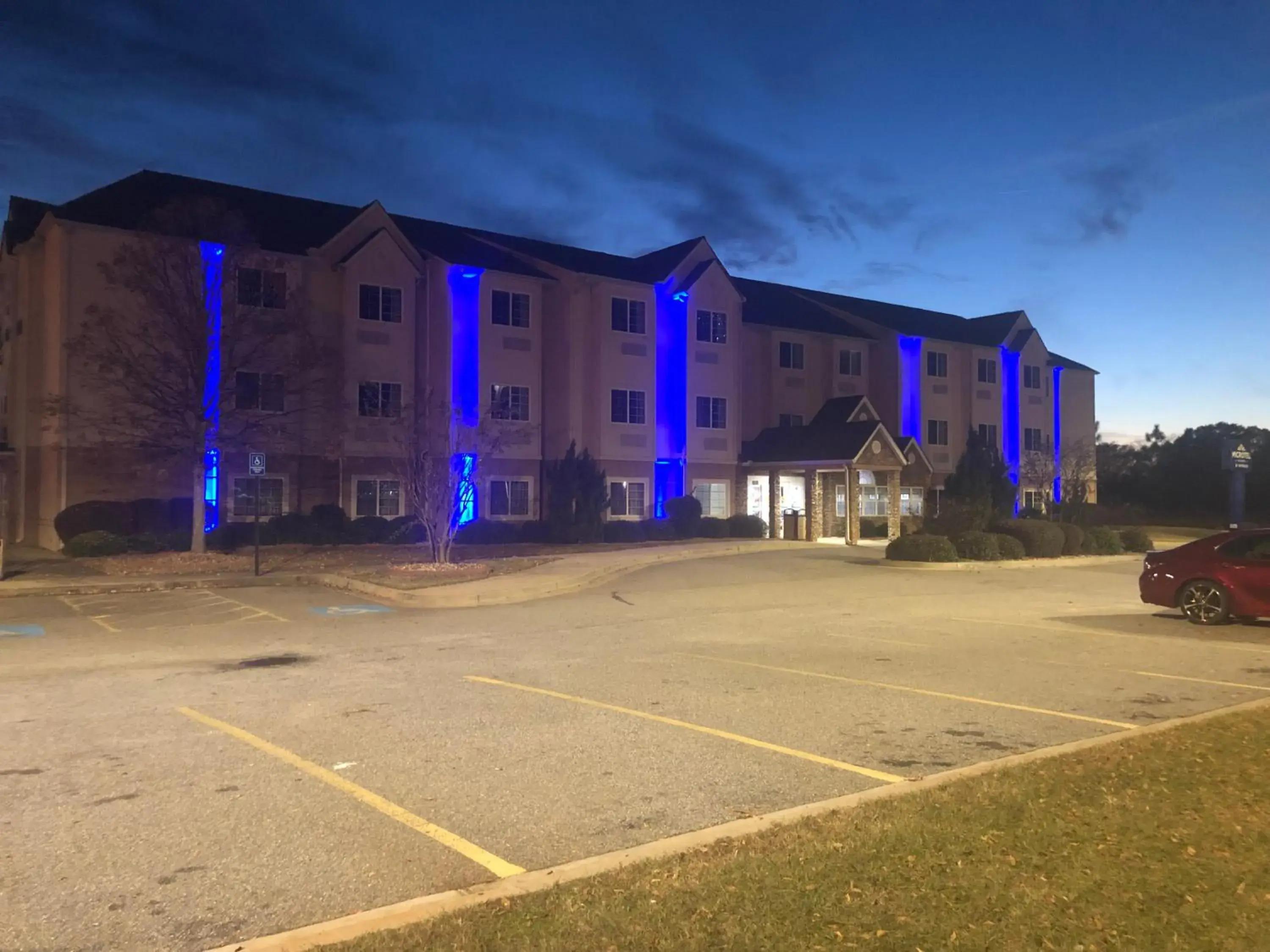 Property building in Microtel by Wyndham Perry National Fairground Area I-75 Property building in Microtel by Wyndham Perry National Fairground Area I-75