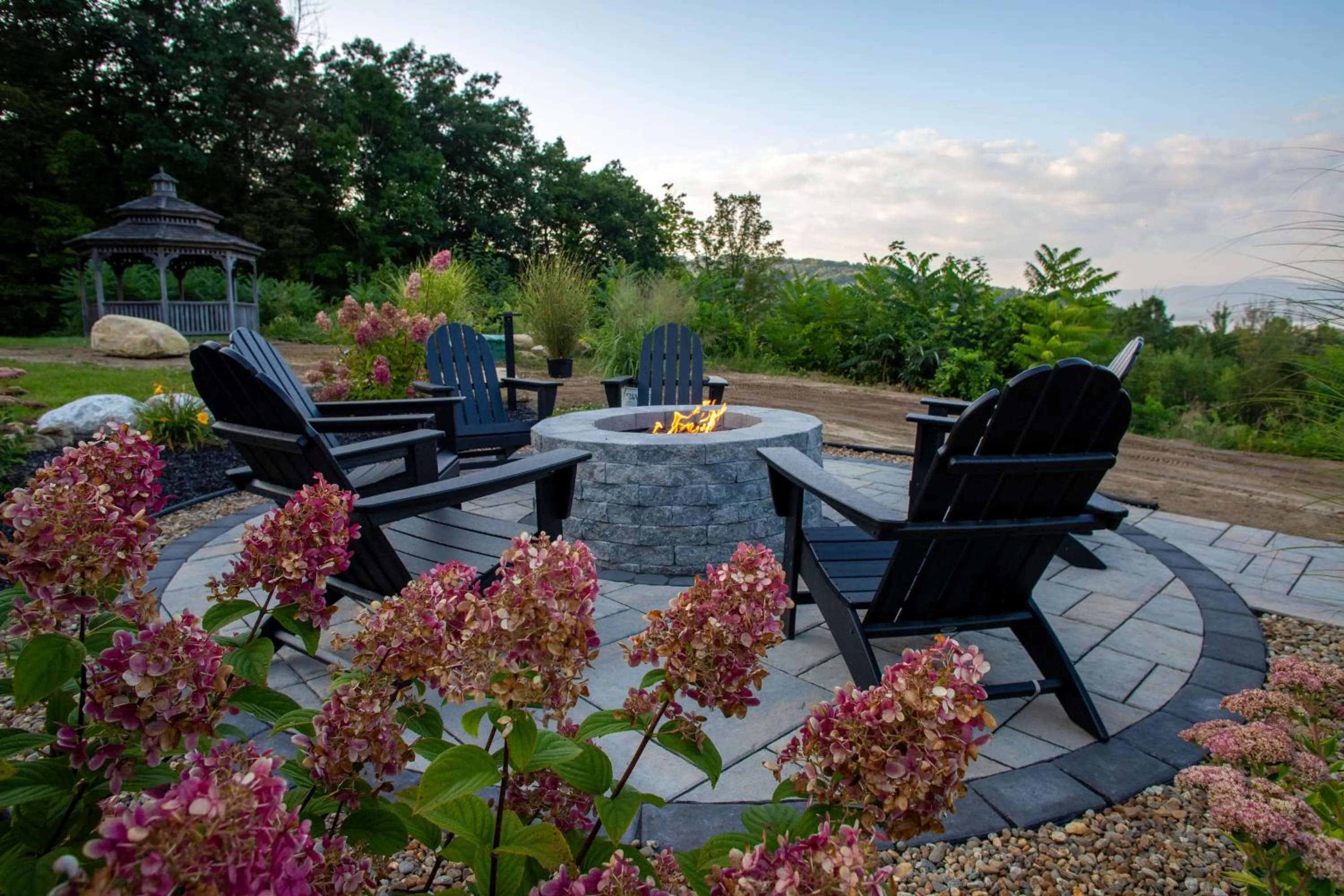 flat iron in Gunstock Inn & Suites