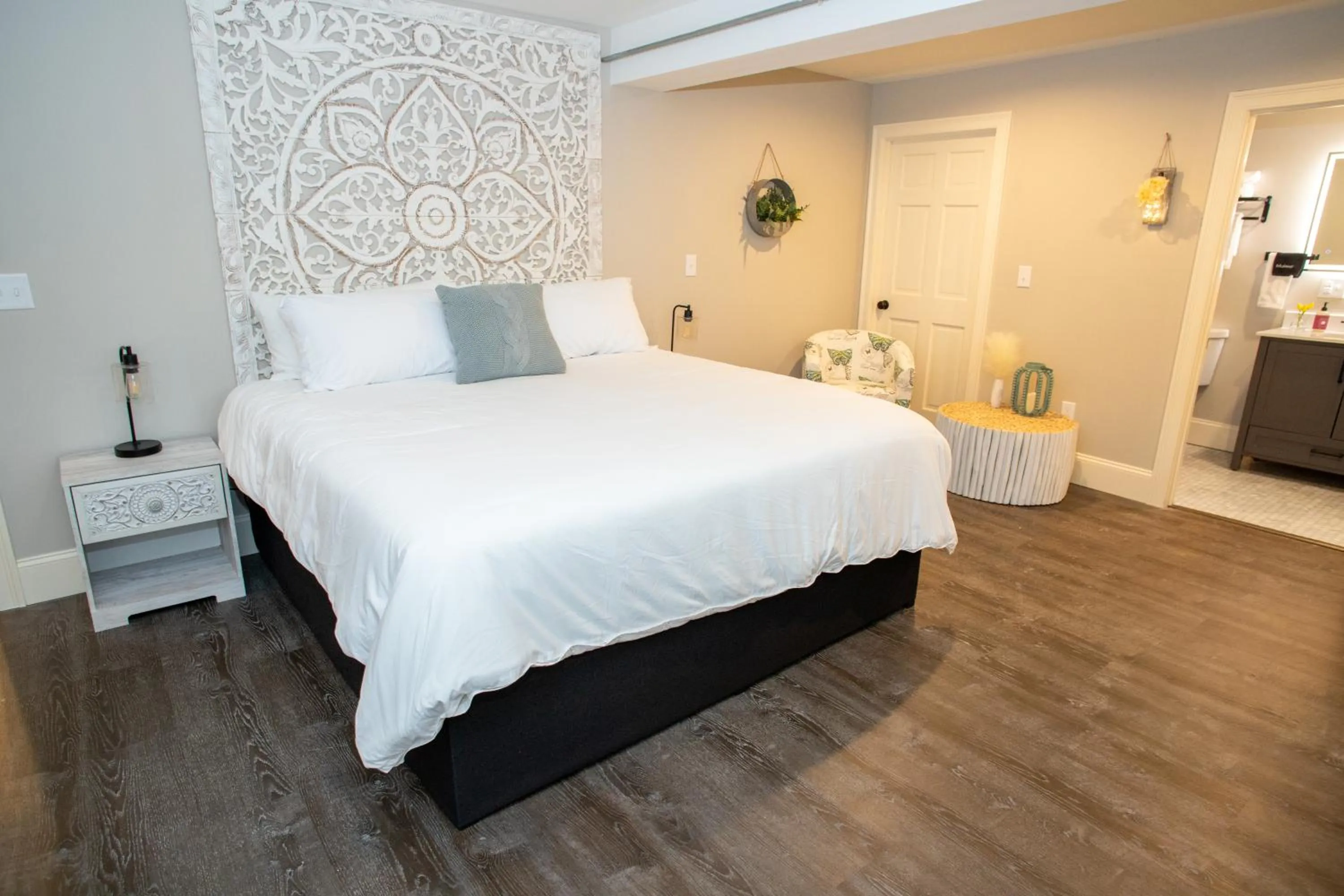 Bedroom, Bed in Gunstock Inn & Suites