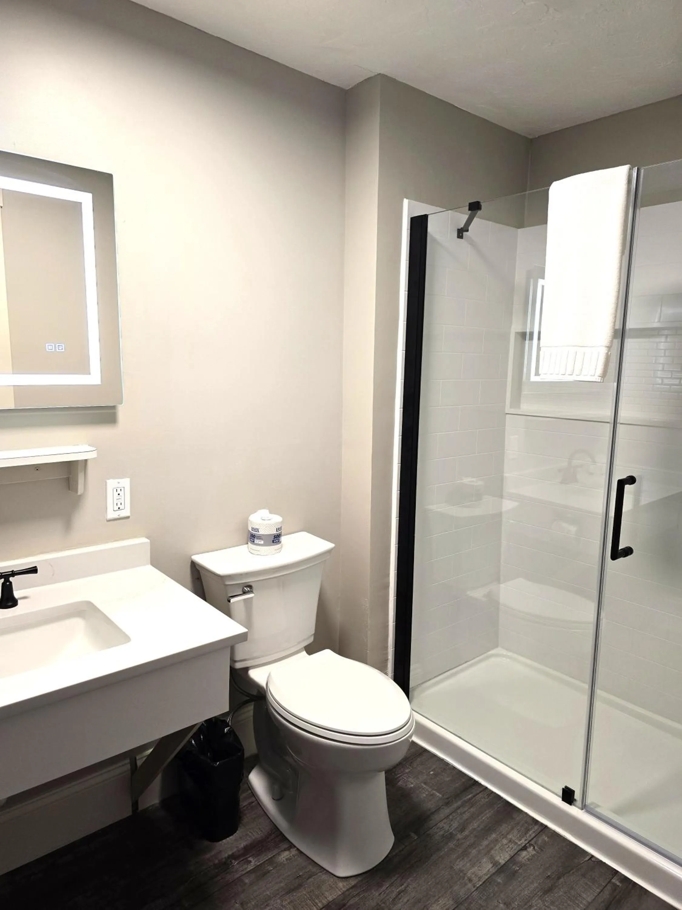 Shower in Gunstock Inn & Suites