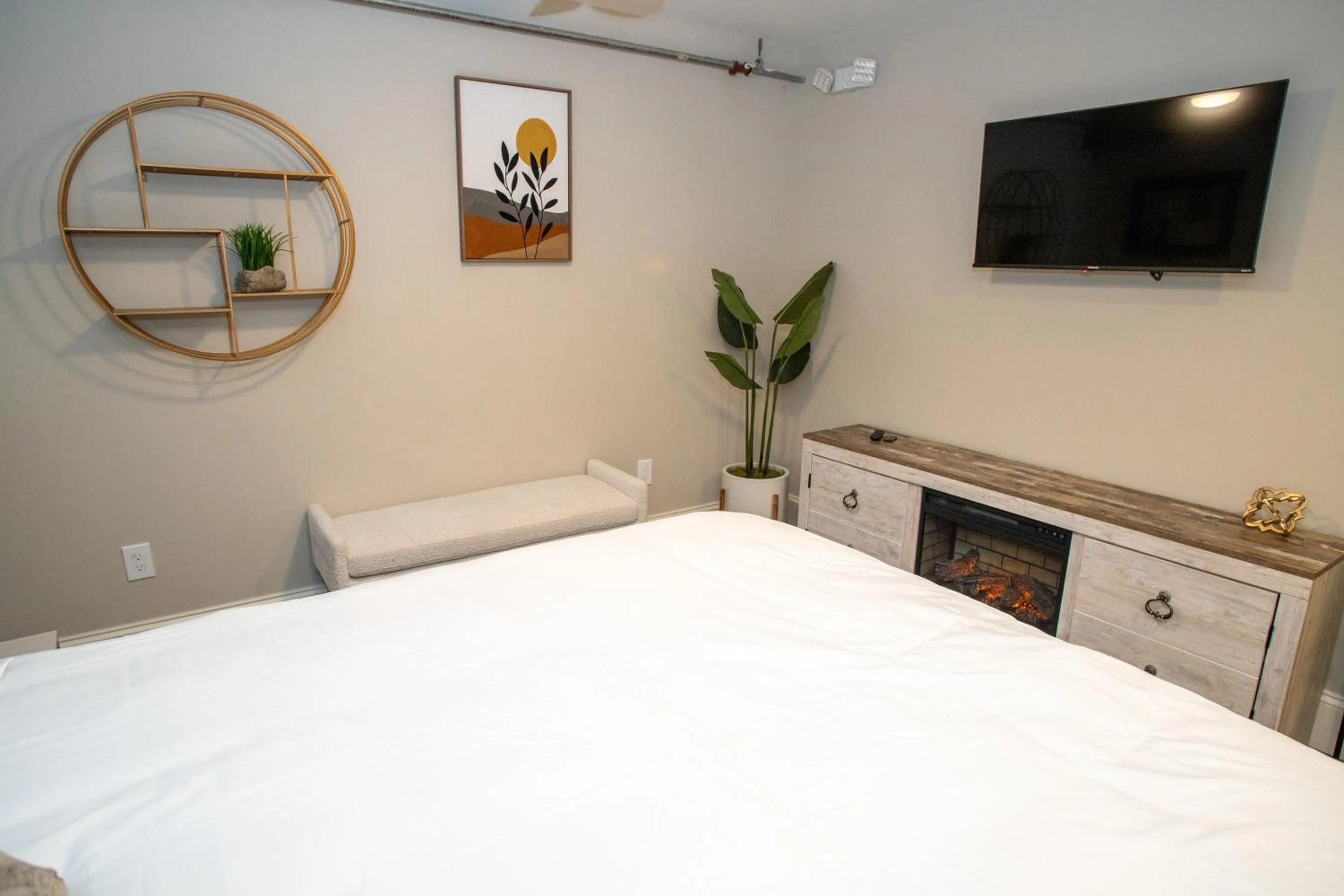 Bedroom, Bed in Gunstock Inn & Suites