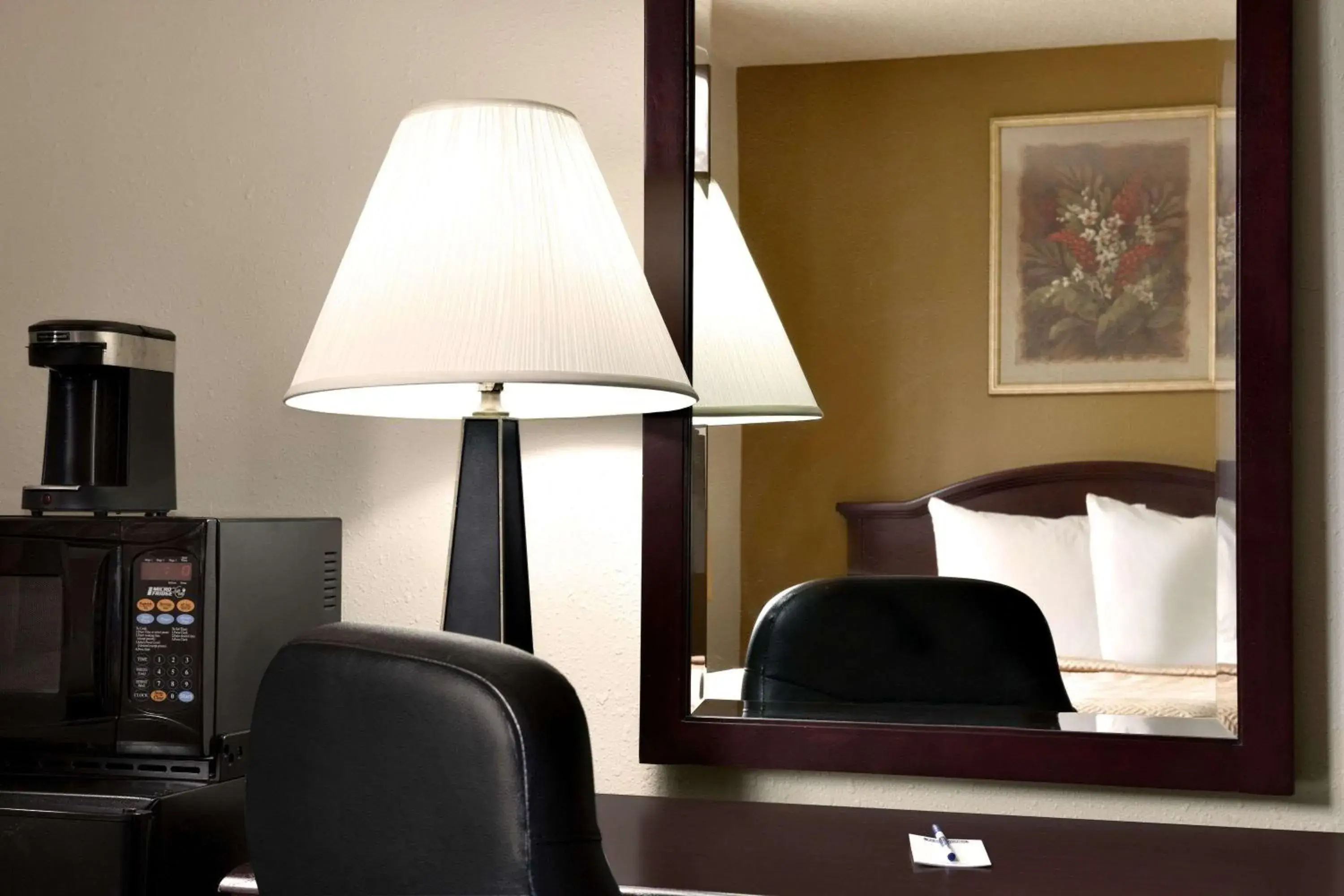 King Room- Non-Smoking/Upper Floor in Travelodge by Wyndham La Porte/Michigan City Area King Room- Non-Smoking/Upper Floor in Travelodge by Wyndham La Porte/Michigan City Area