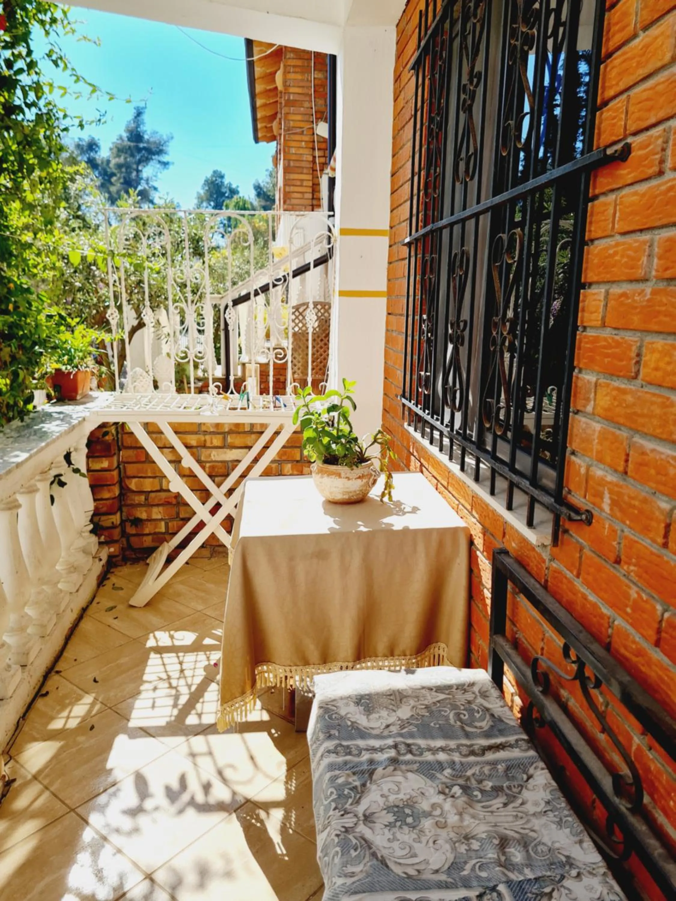 Two-Bedroom Apartment in Villa Gersina Golem