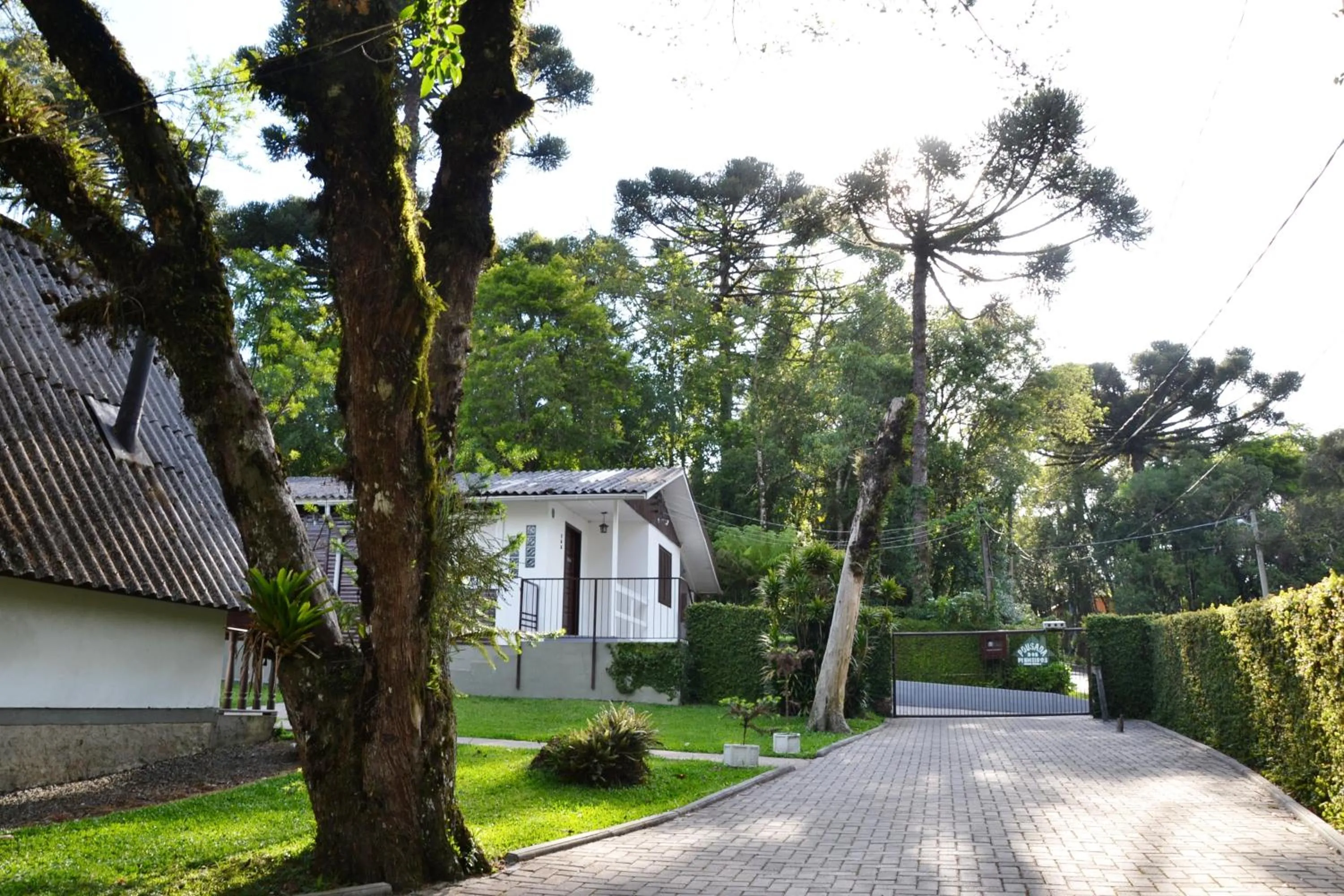 Property building in Hotel Pousada Dos Pinheiros