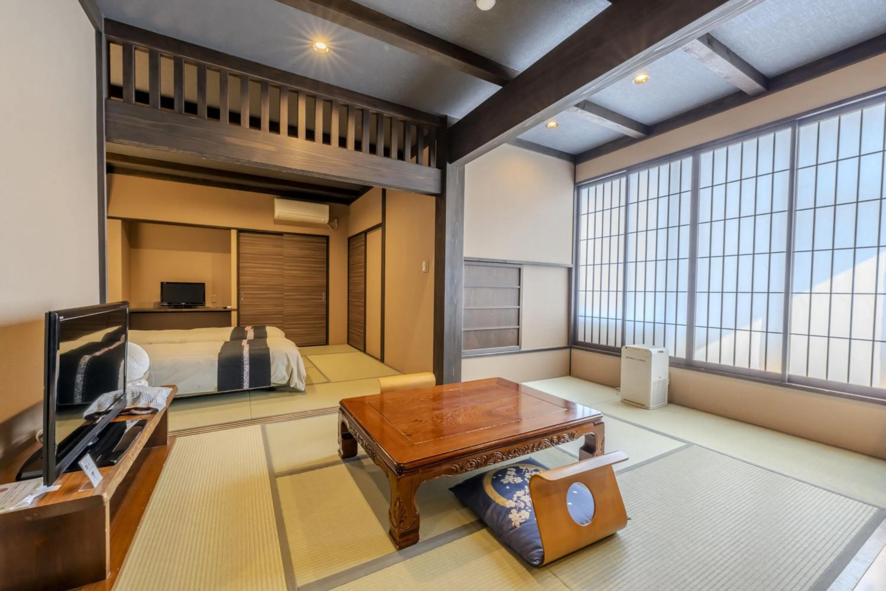 (221) Twin Room with Private Onsen in Kawaichiya Ryokan