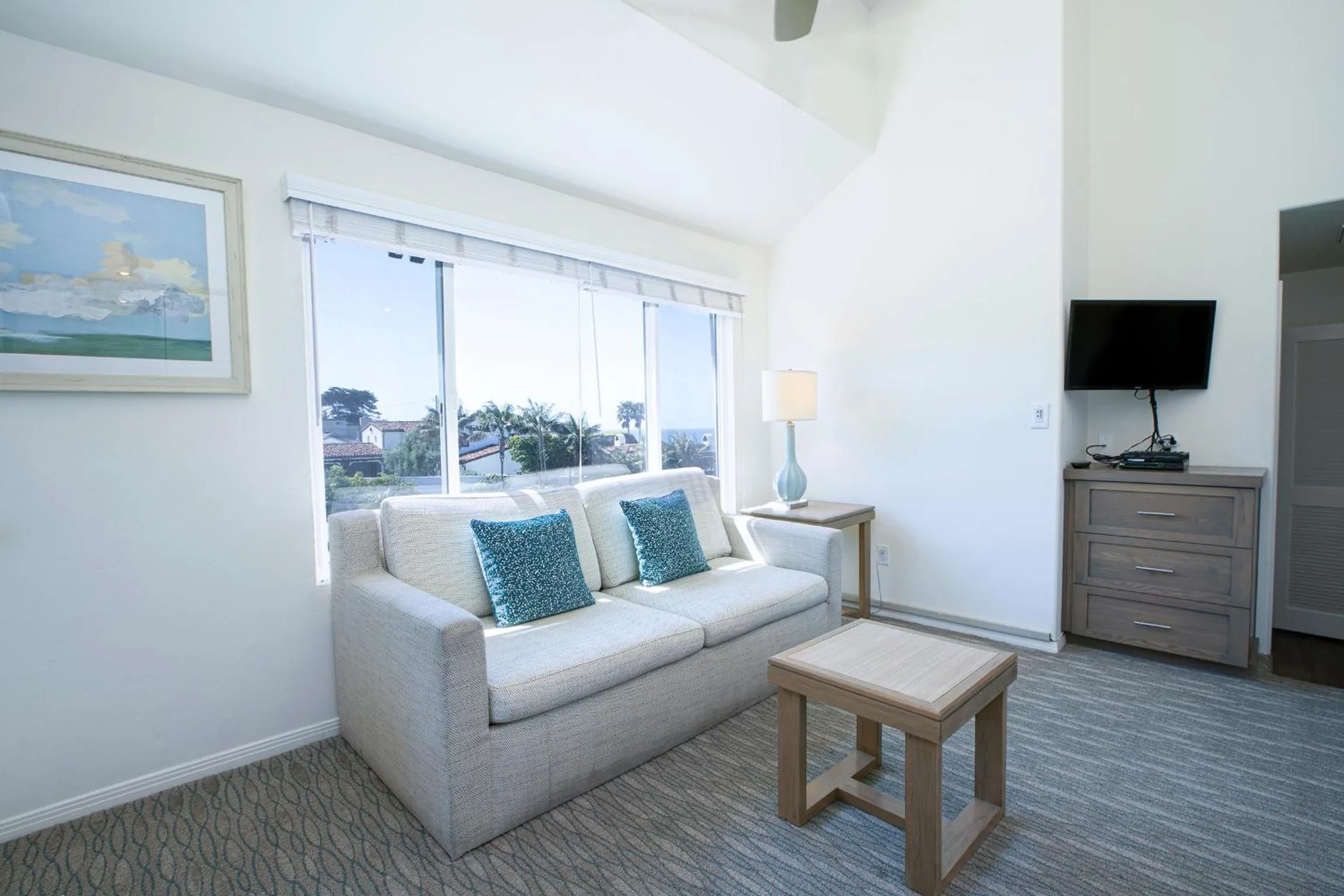 Living room in Wave Crest Resort