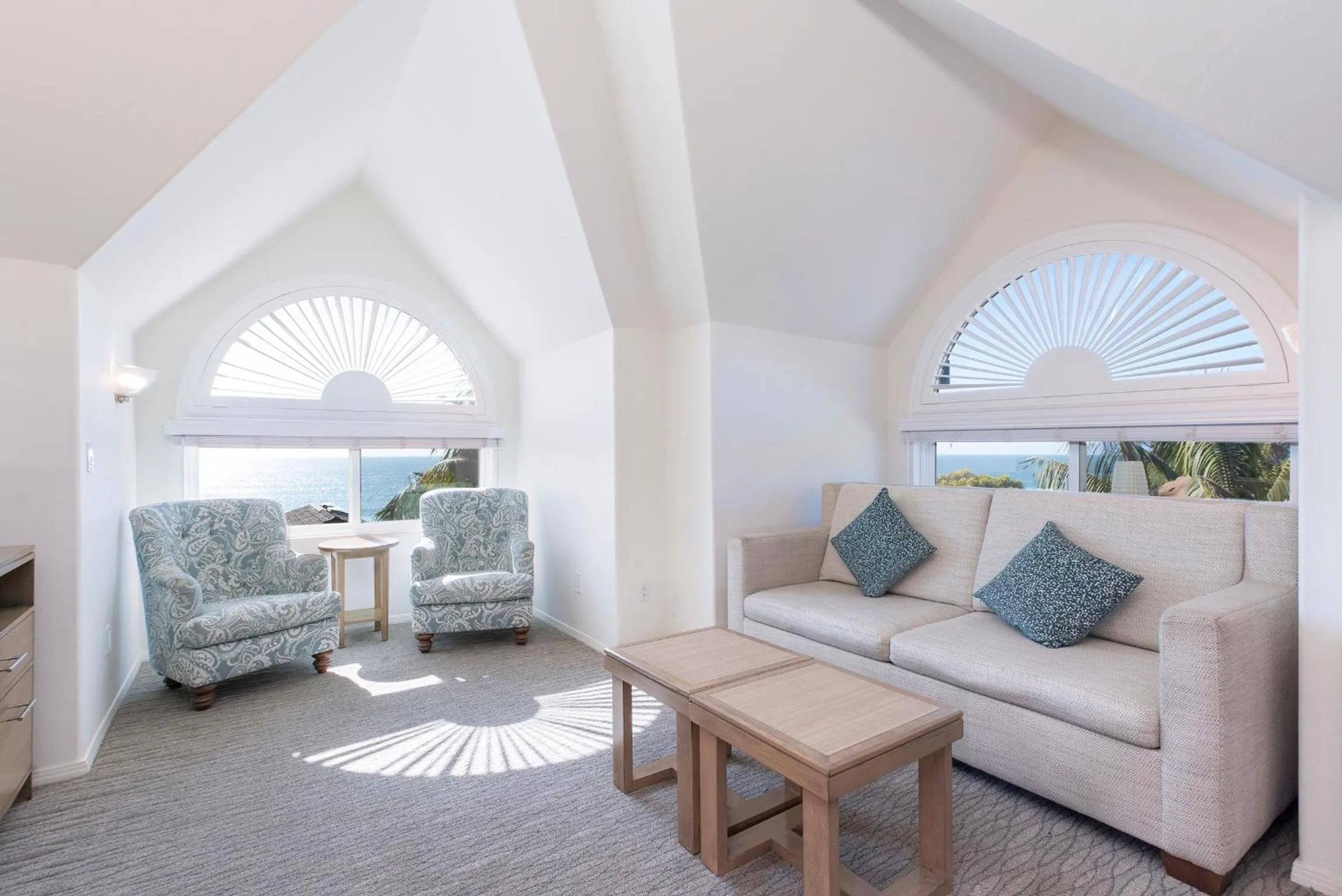 Living room in Wave Crest Resort