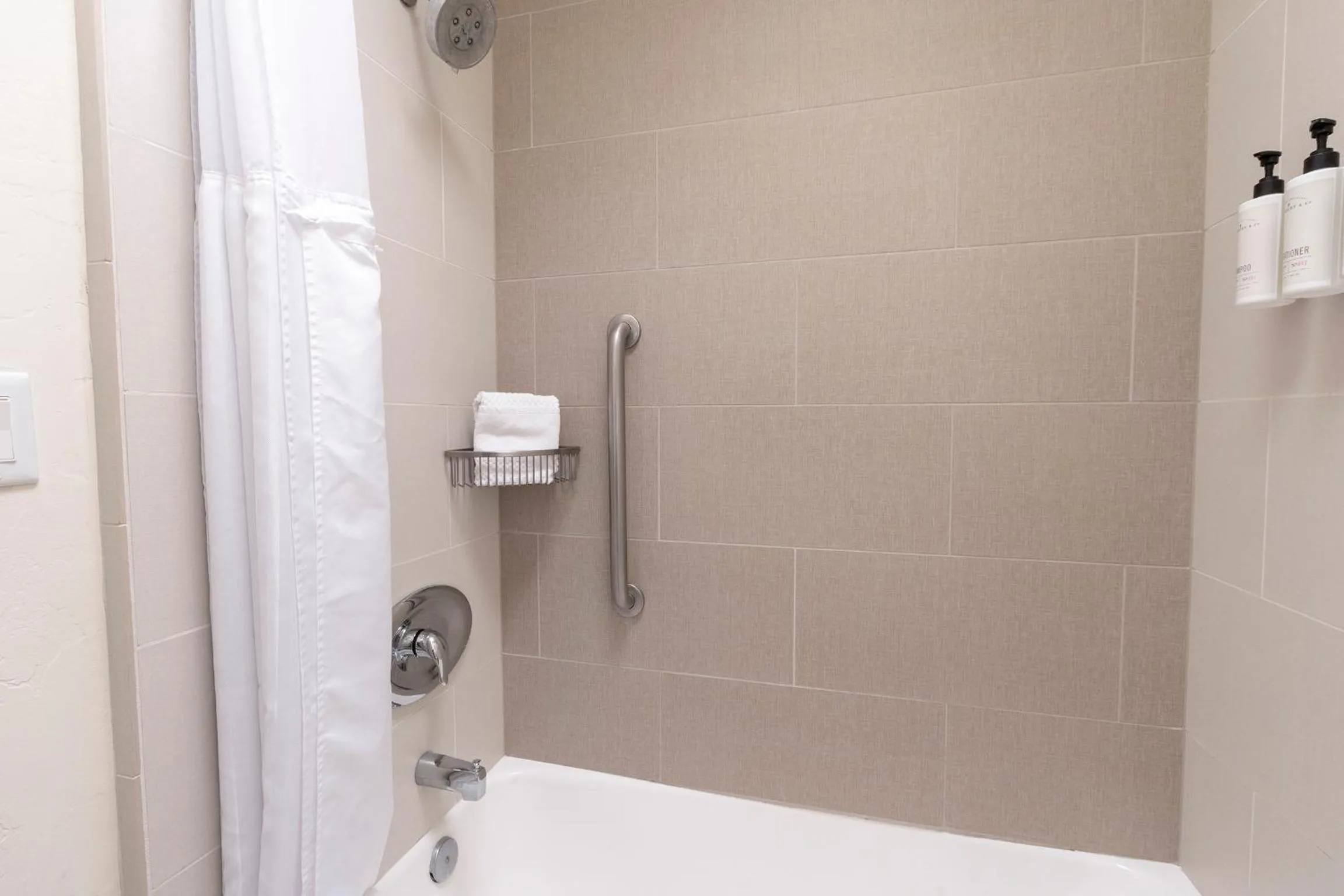 Bathroom in Wave Crest Resort