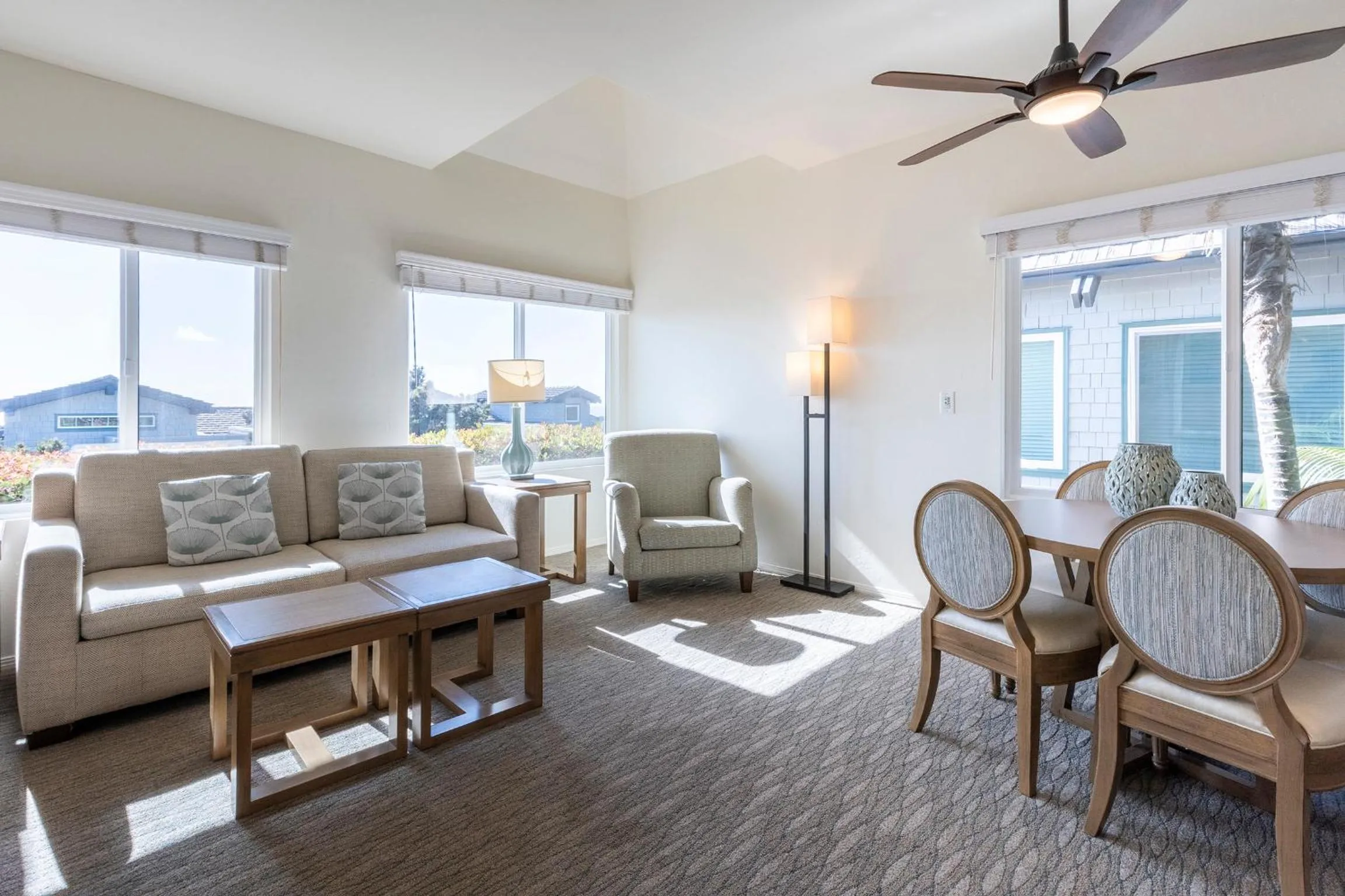 Living room in Wave Crest Resort