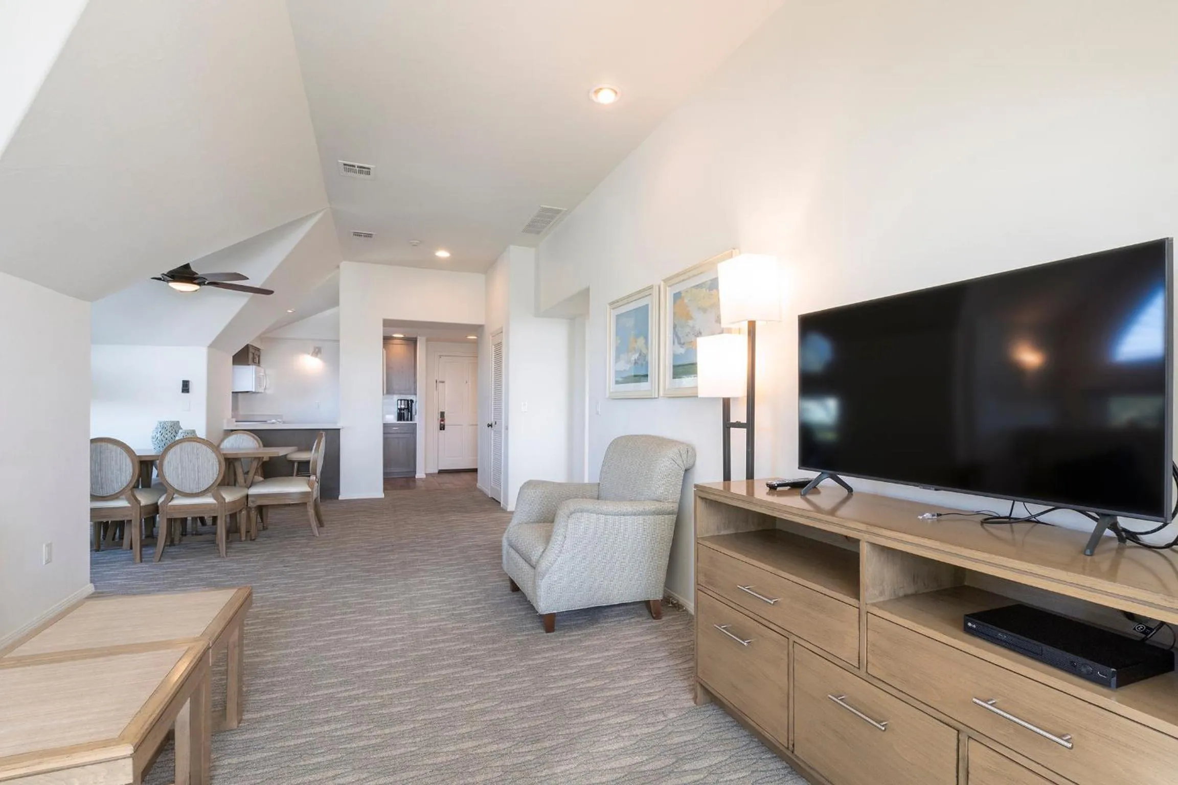 Living room in Wave Crest Resort