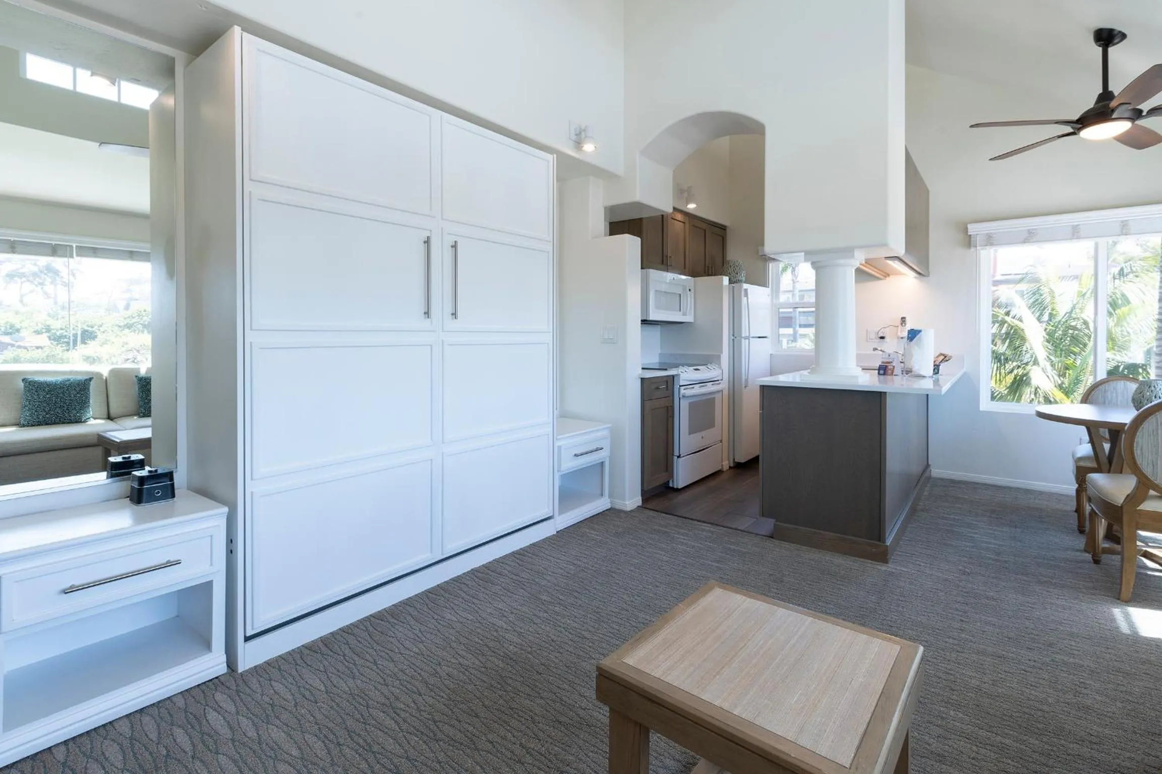 Kitchen or kitchenette in Wave Crest Resort