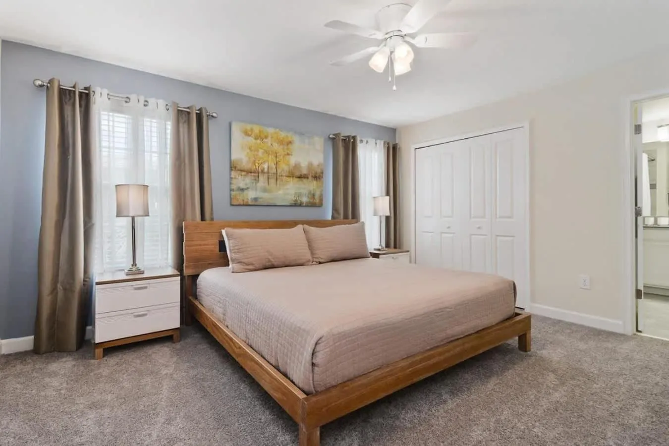 Bed in Four Bedrooms with Screen PoolStoreyLake 4910