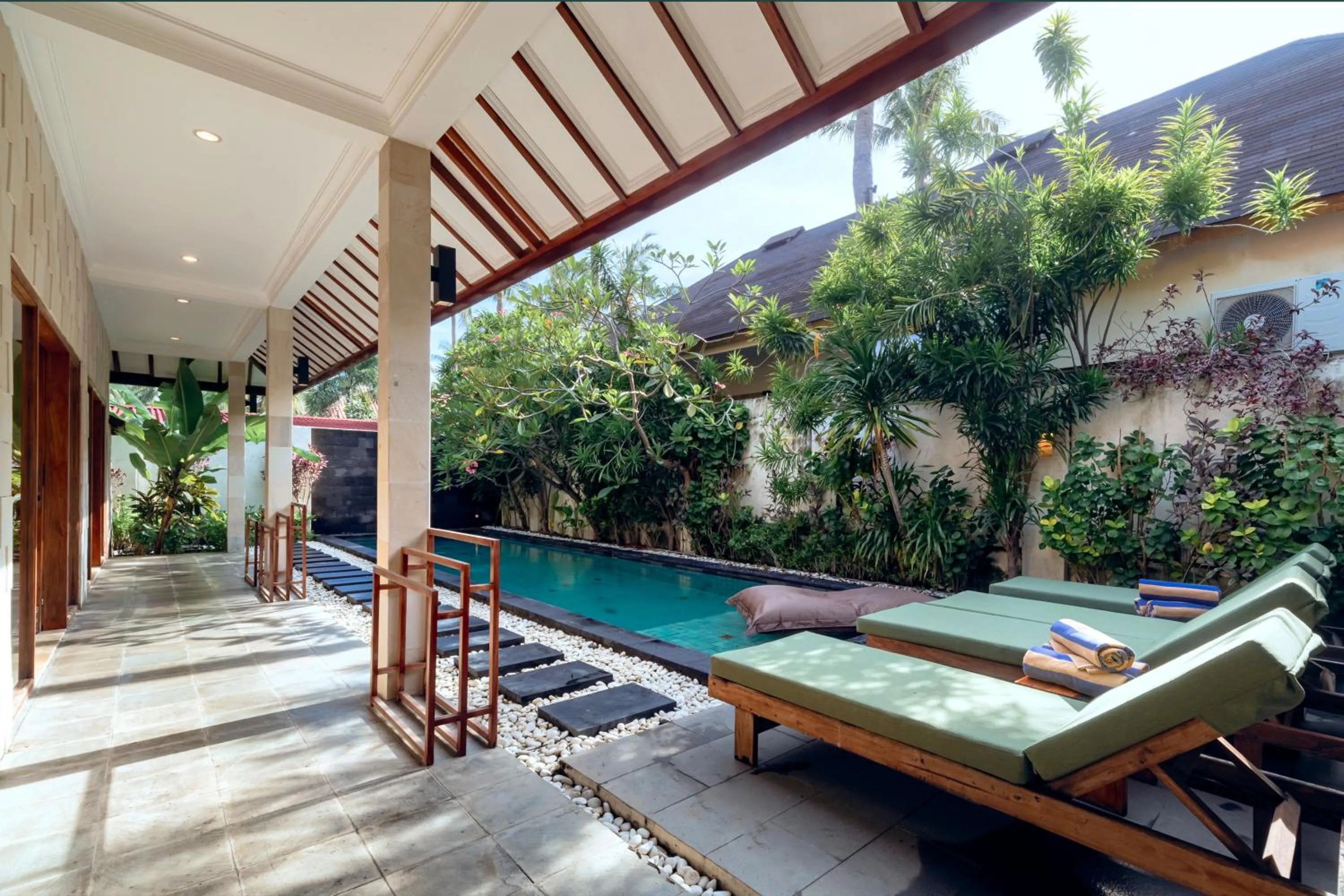 Swimming pool in Kelapa Villas