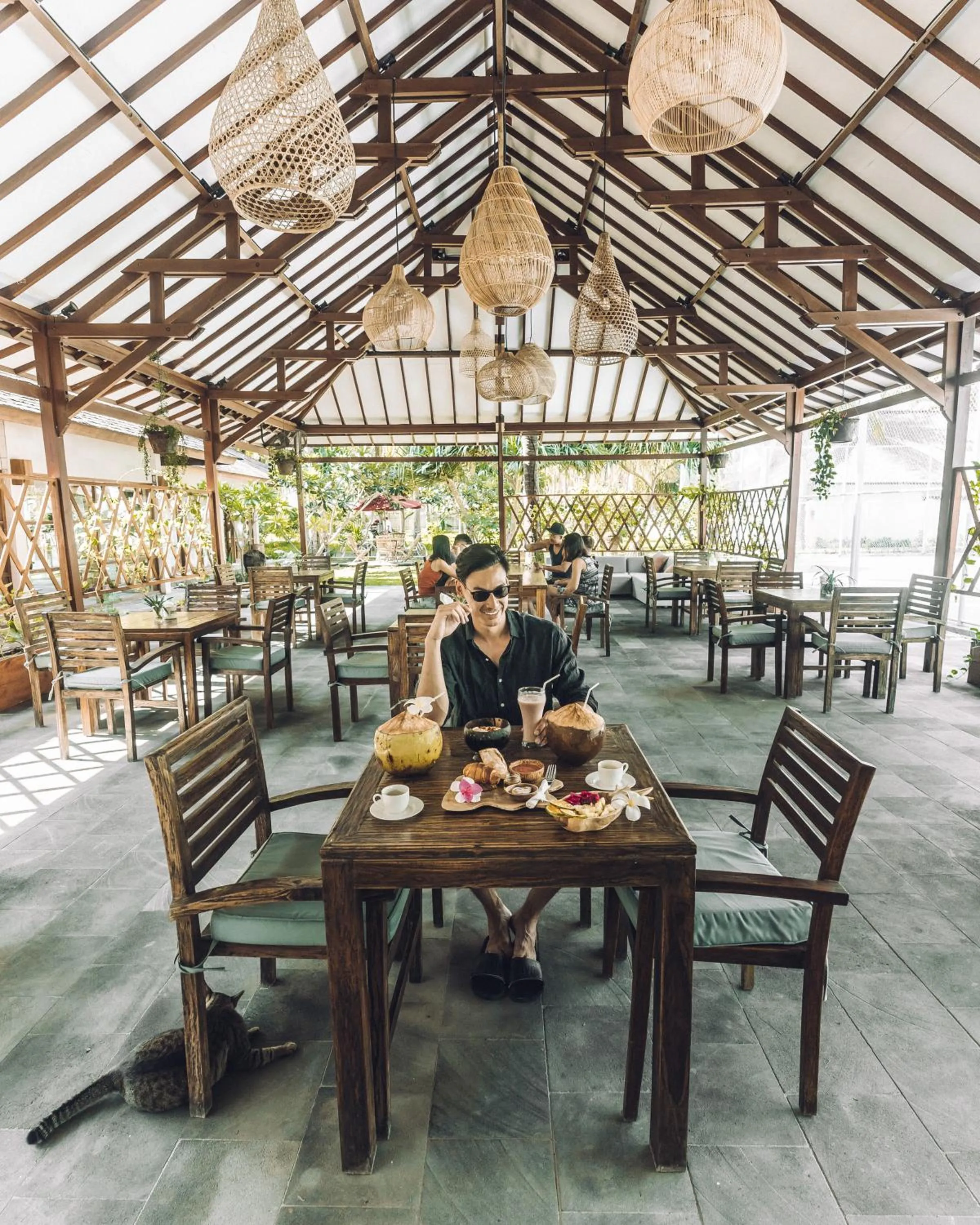 Restaurant/places to eat in Kelapa Villas