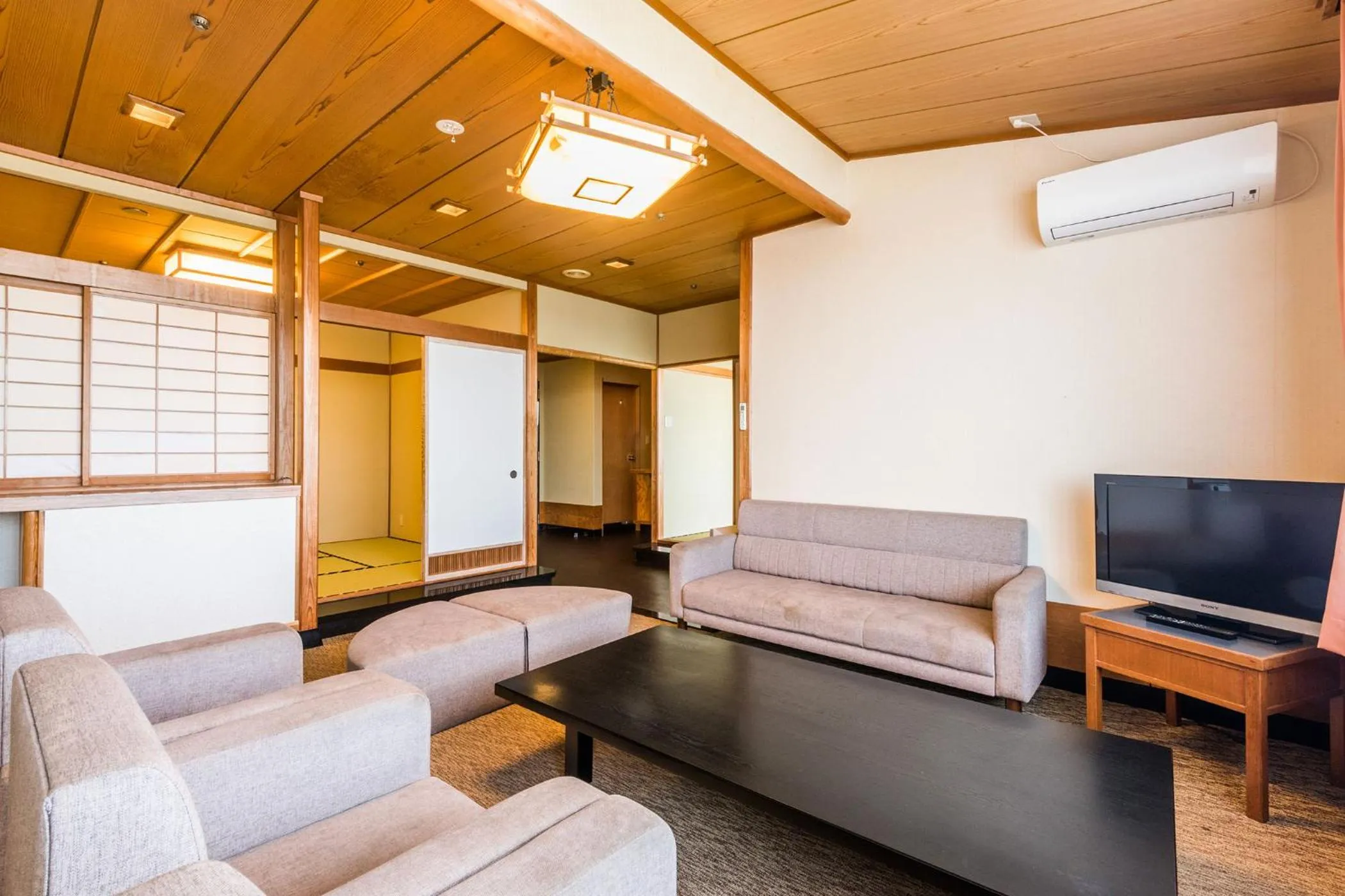 Photo of the whole room in Ooedo Onsen Monogatari Nagayama