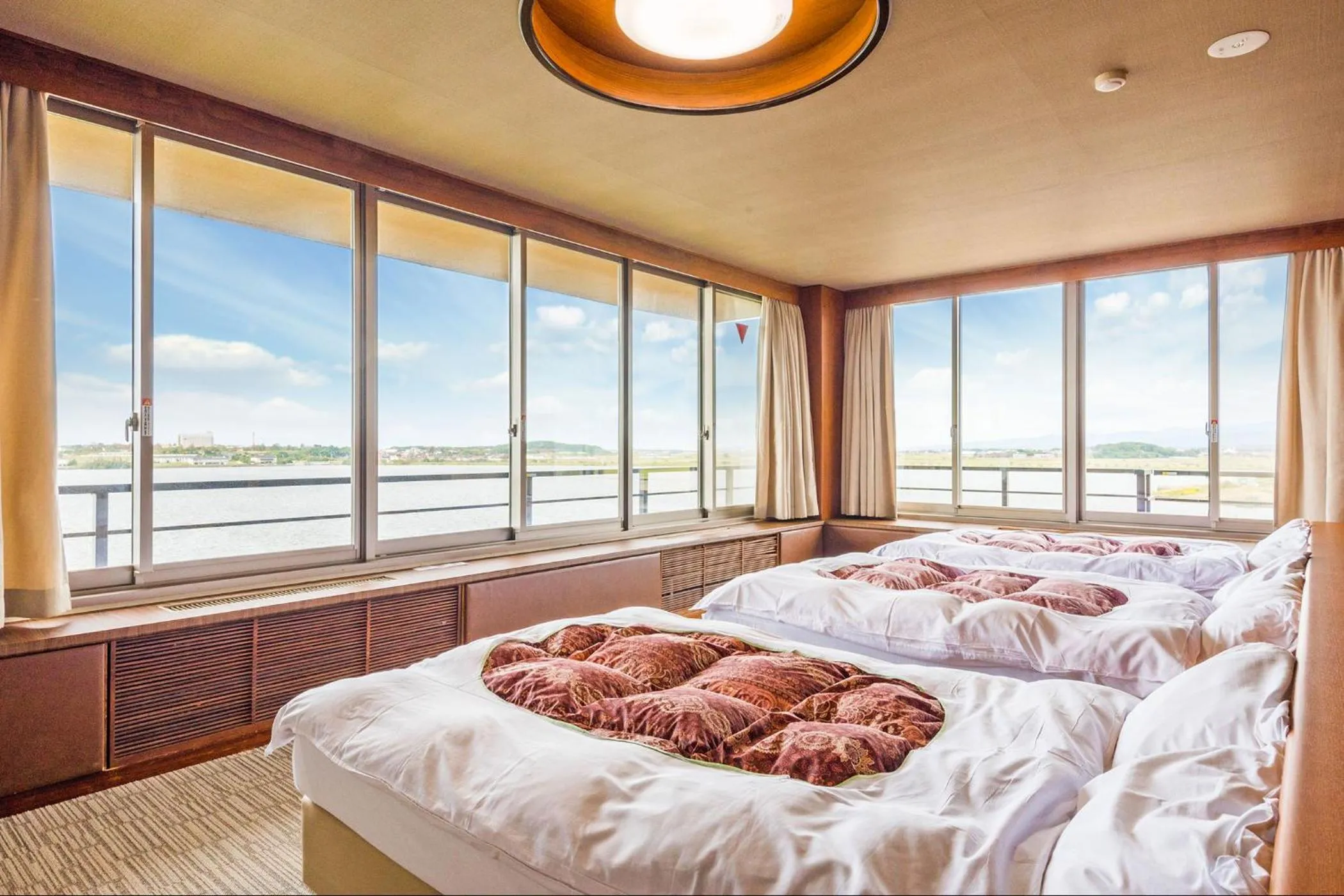 Photo of the whole room, Bed in Ooedo Onsen Monogatari Nagayama