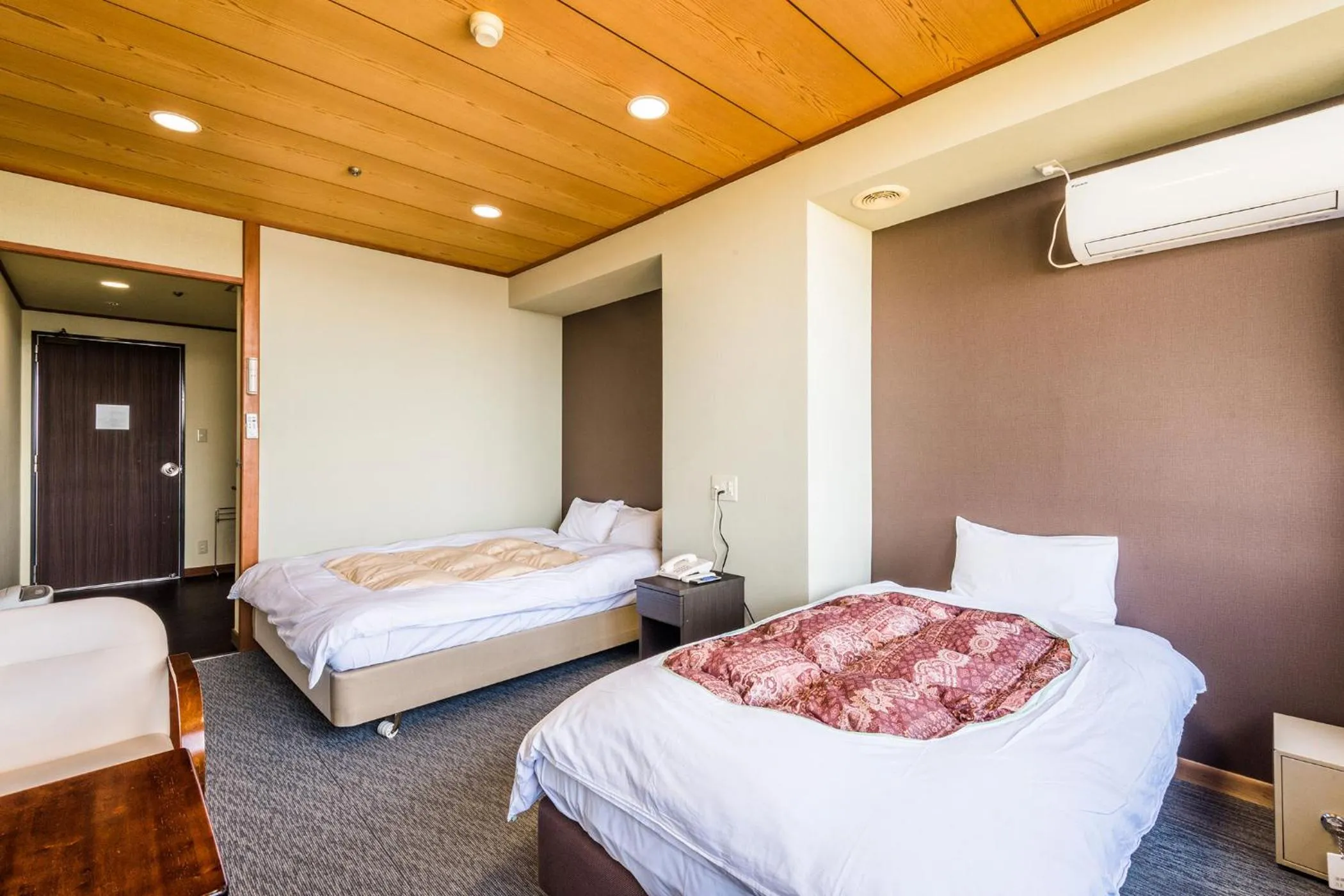 Photo of the whole room, Bed in Ooedo Onsen Monogatari Nagayama
