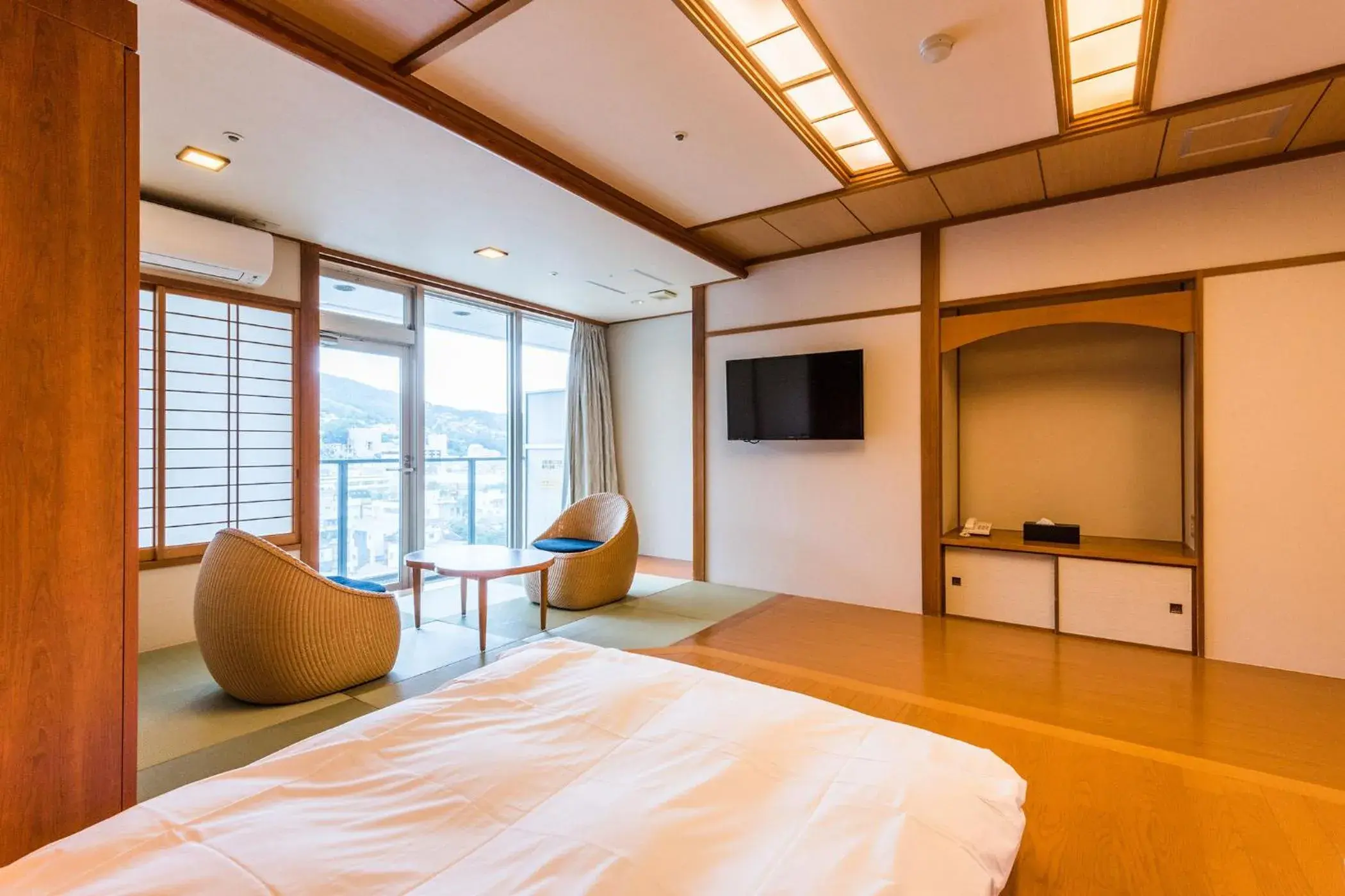 Photo of the whole room, Bed in Ooedo Onsen Monogatari Premium Ito Hotel New Okabe Photo of the whole room, Bed in Ooedo Onsen Monogatari Premium Ito Hotel New Okabe