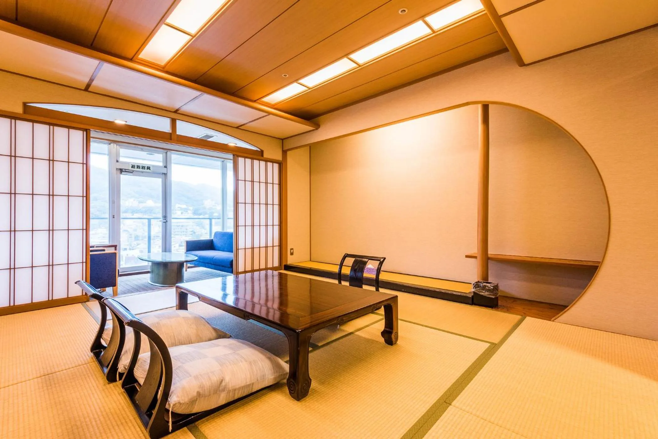 Bed in Ooedo Onsen Monogatari Premium Ito Hotel New Okabe