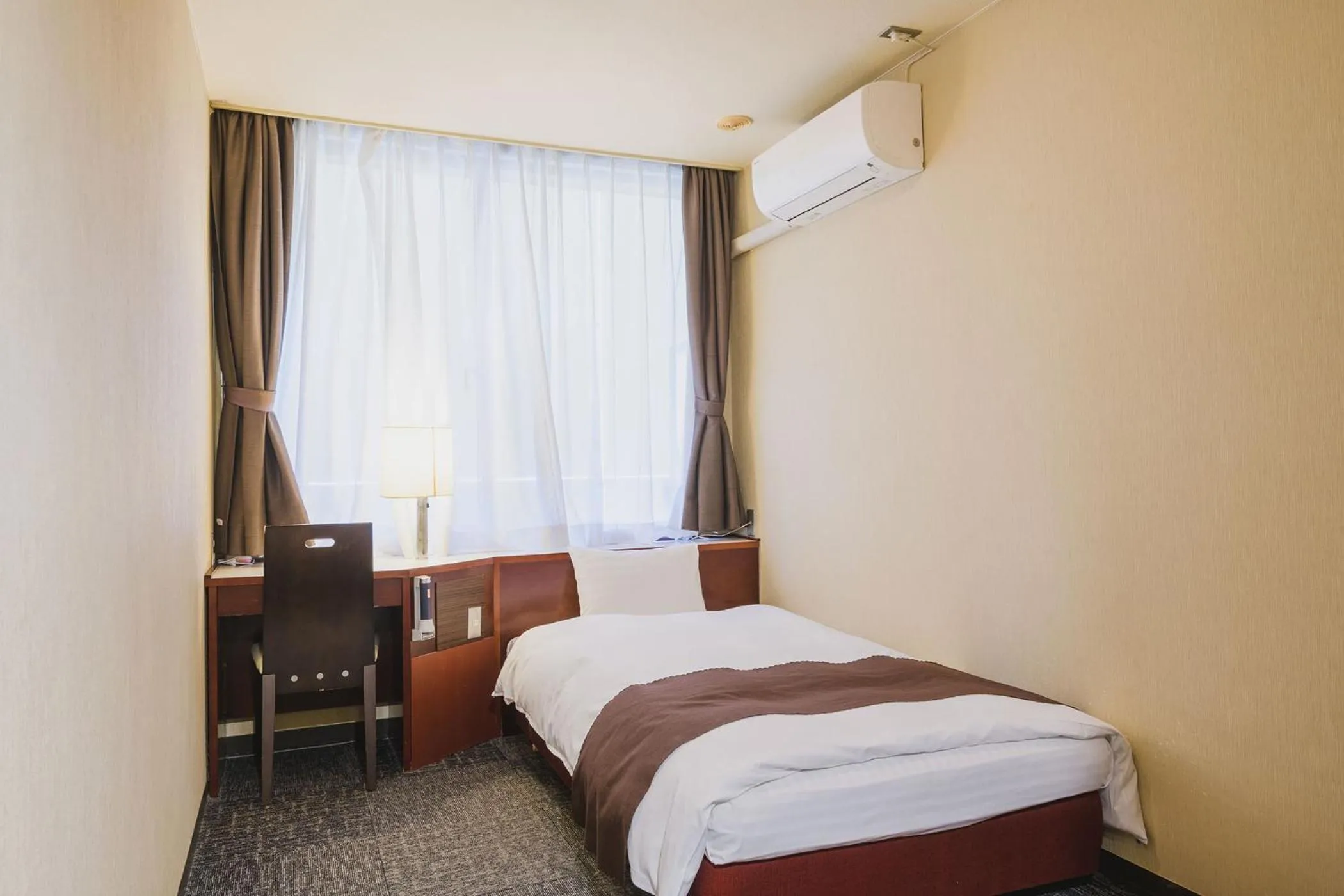 Photo of the whole room, Bed in Ooedo Onsen Monogatari Awara