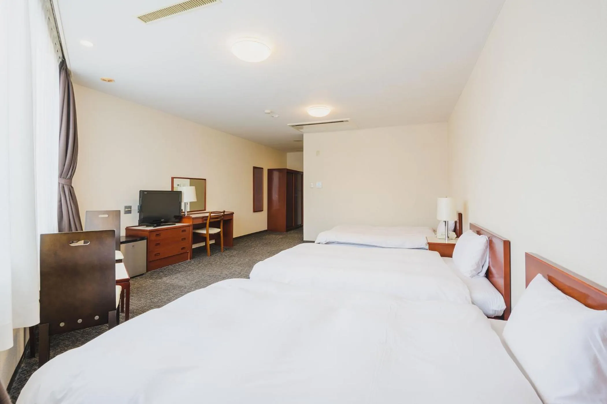 Photo of the whole room, Bed in Ooedo Onsen Monogatari Awara