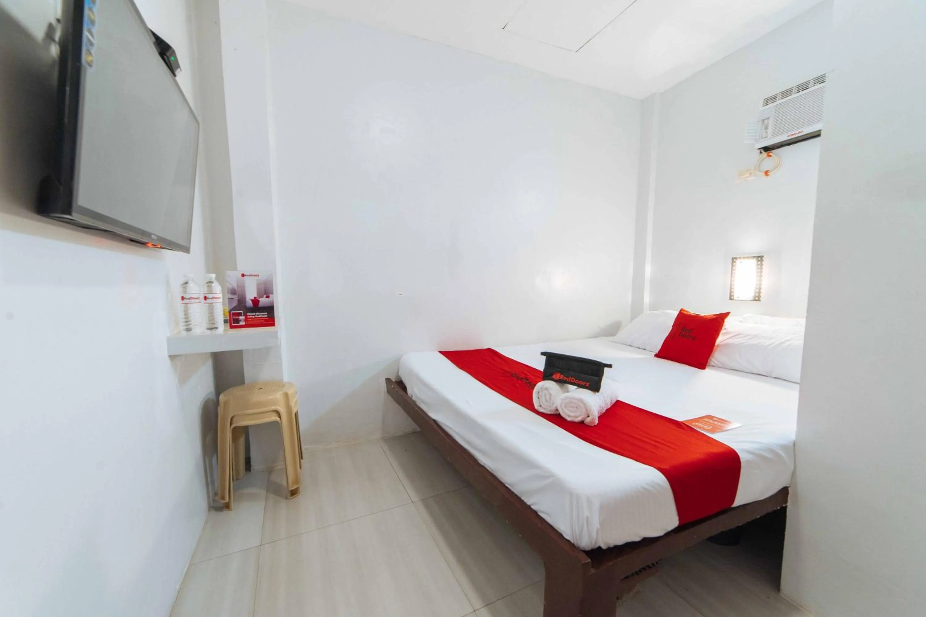 Bedroom, Bed in RedDoorz at San Antonio Binan Laguna