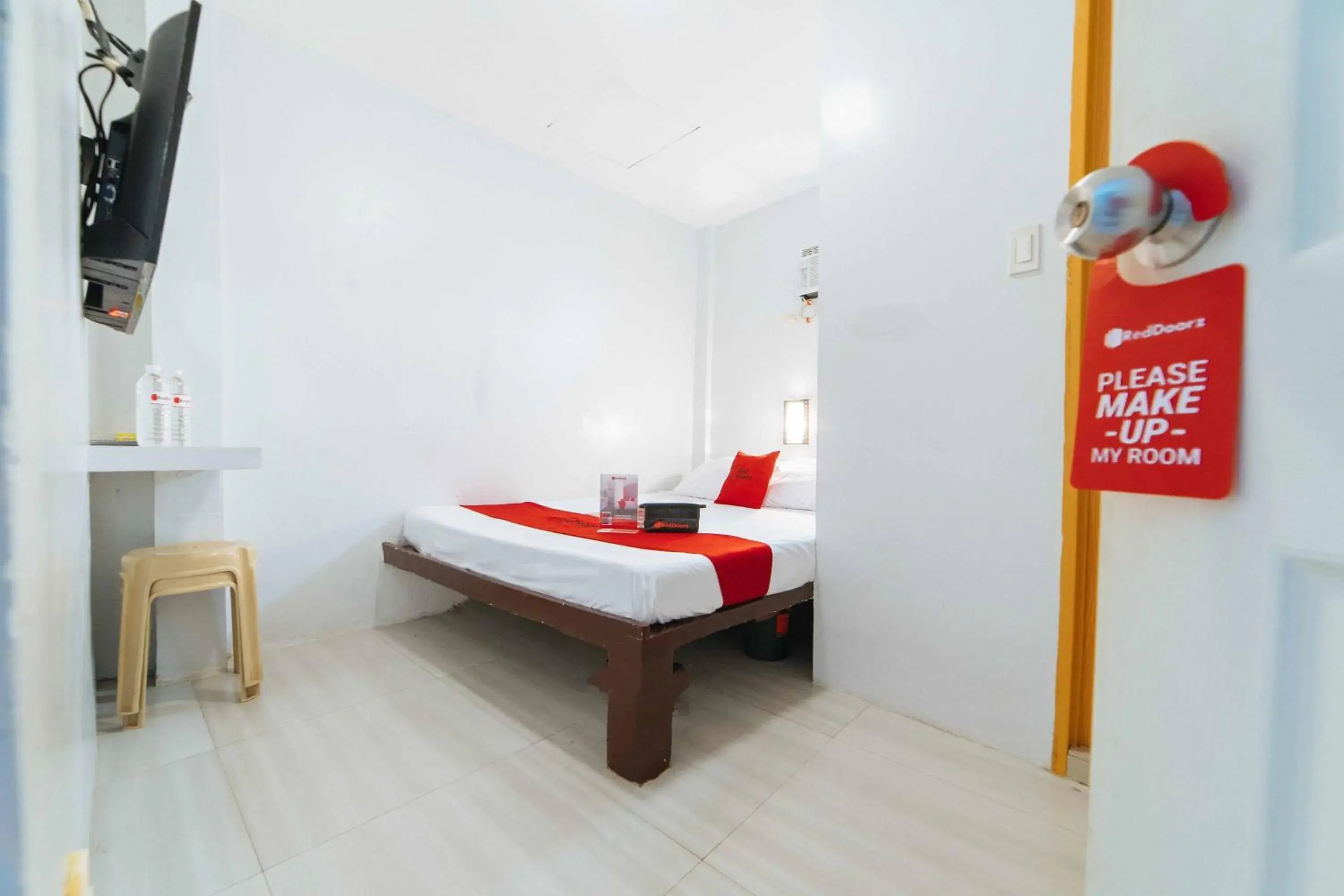 Bed in RedDoorz at San Antonio Binan Laguna Bed in RedDoorz at San Antonio Binan Laguna