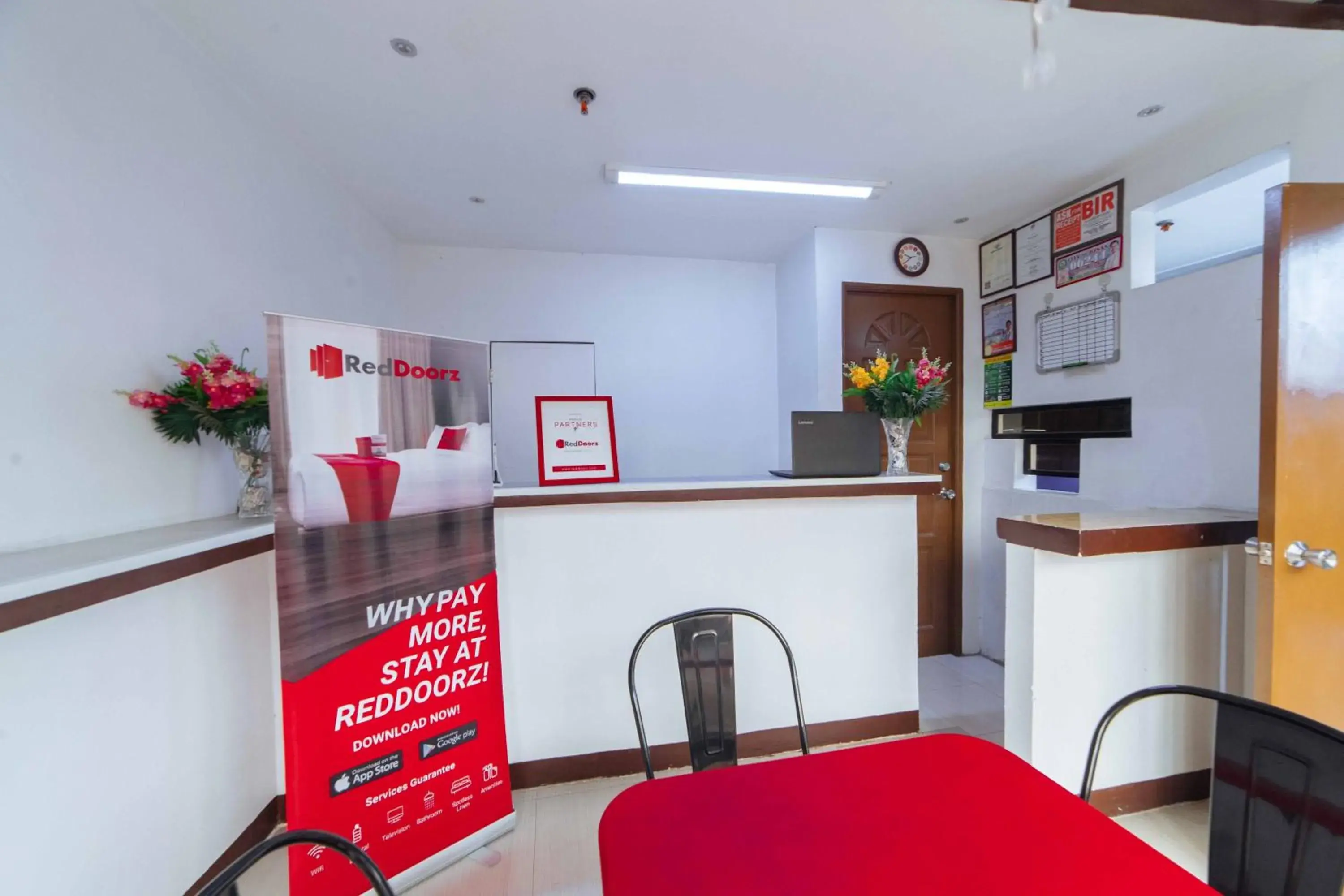 Lobby or reception in RedDoorz at San Antonio Binan Laguna Lobby or reception in RedDoorz at San Antonio Binan Laguna