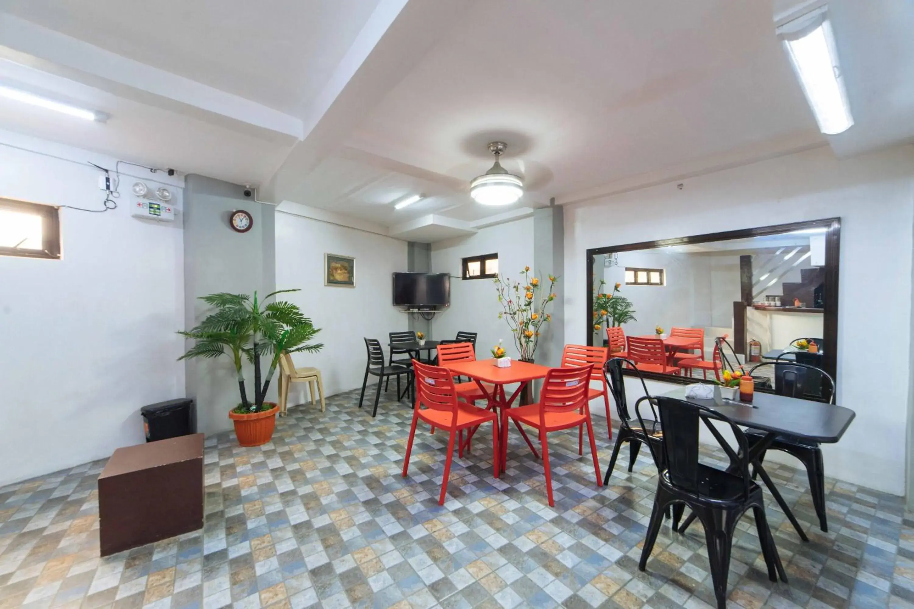 Restaurant/places to eat in RedDoorz at San Antonio Binan Laguna Restaurant/places to eat in RedDoorz at San Antonio Binan Laguna