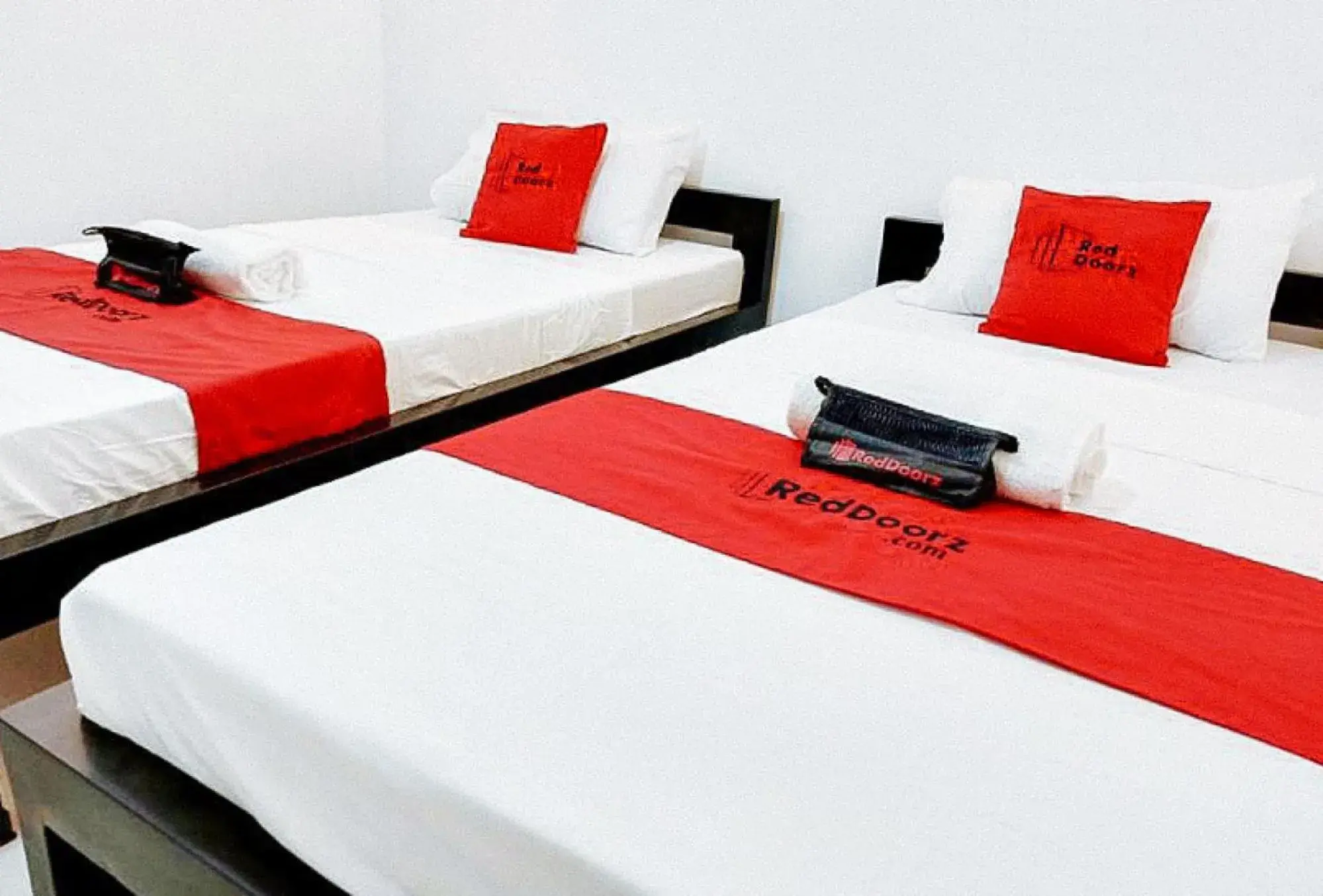 Bed in RedDoorz at San Antonio Binan Laguna Bed in RedDoorz at San Antonio Binan Laguna