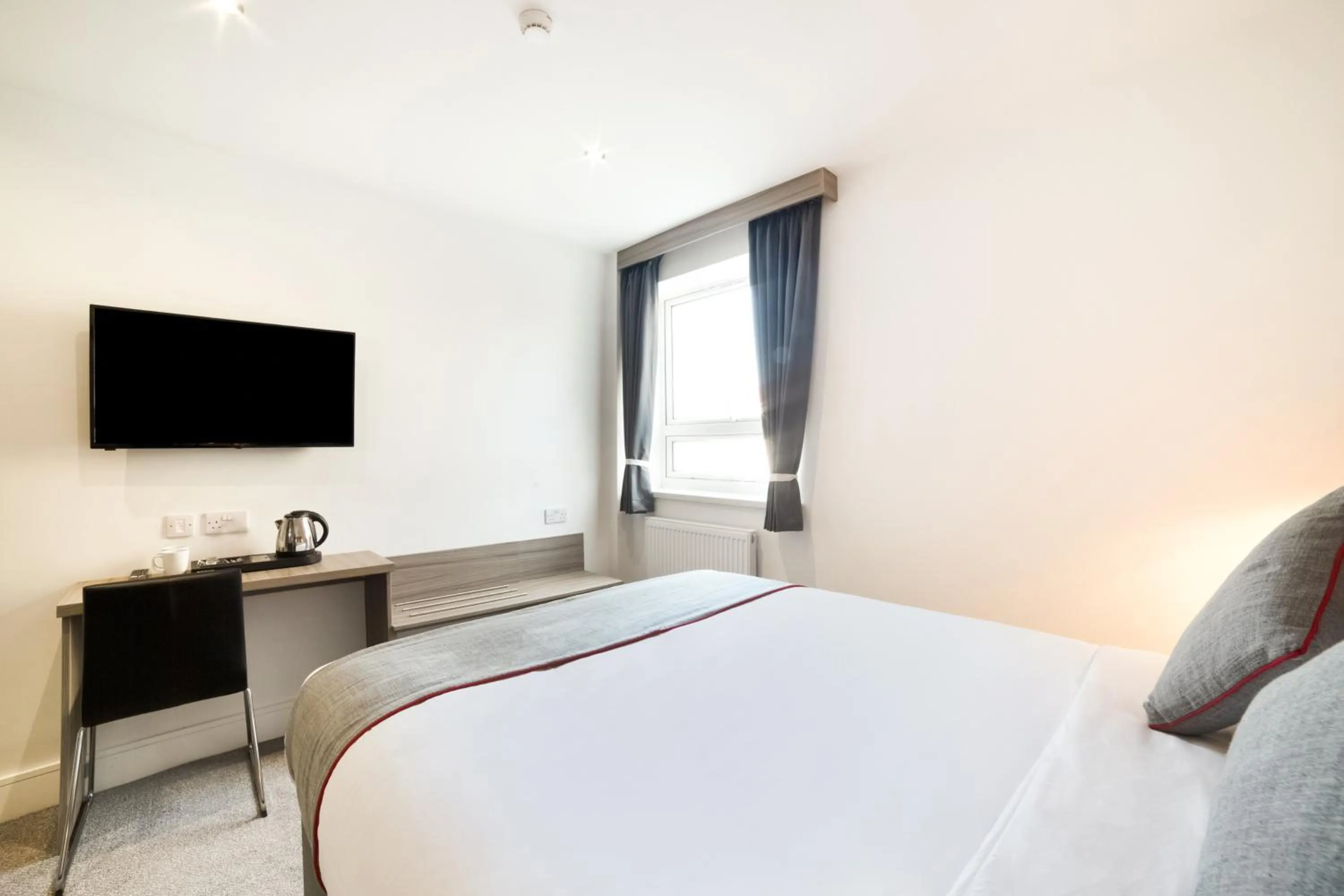 Bed in The Connaught Hotel Wolverhampton