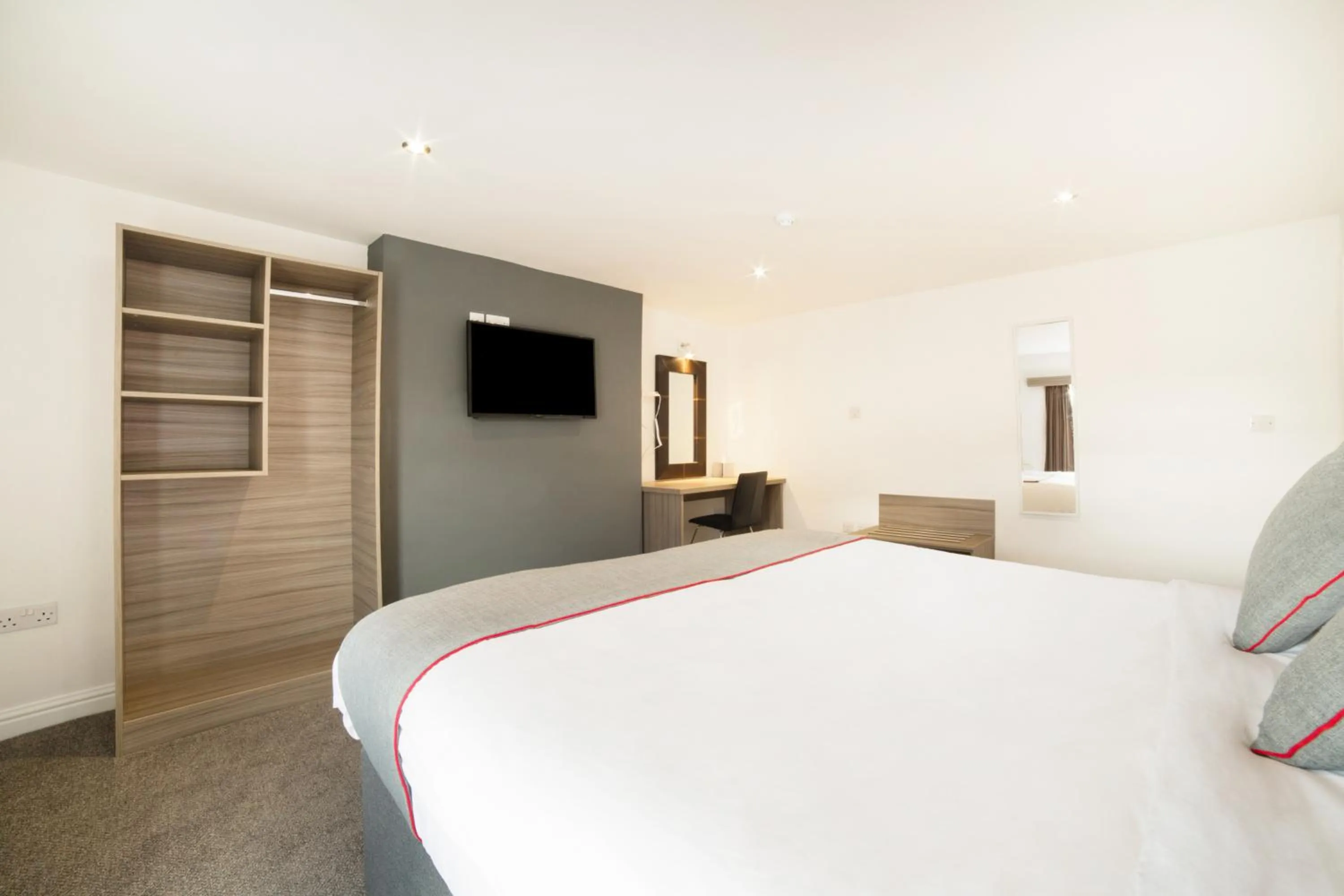 Bed in The Connaught Hotel Wolverhampton