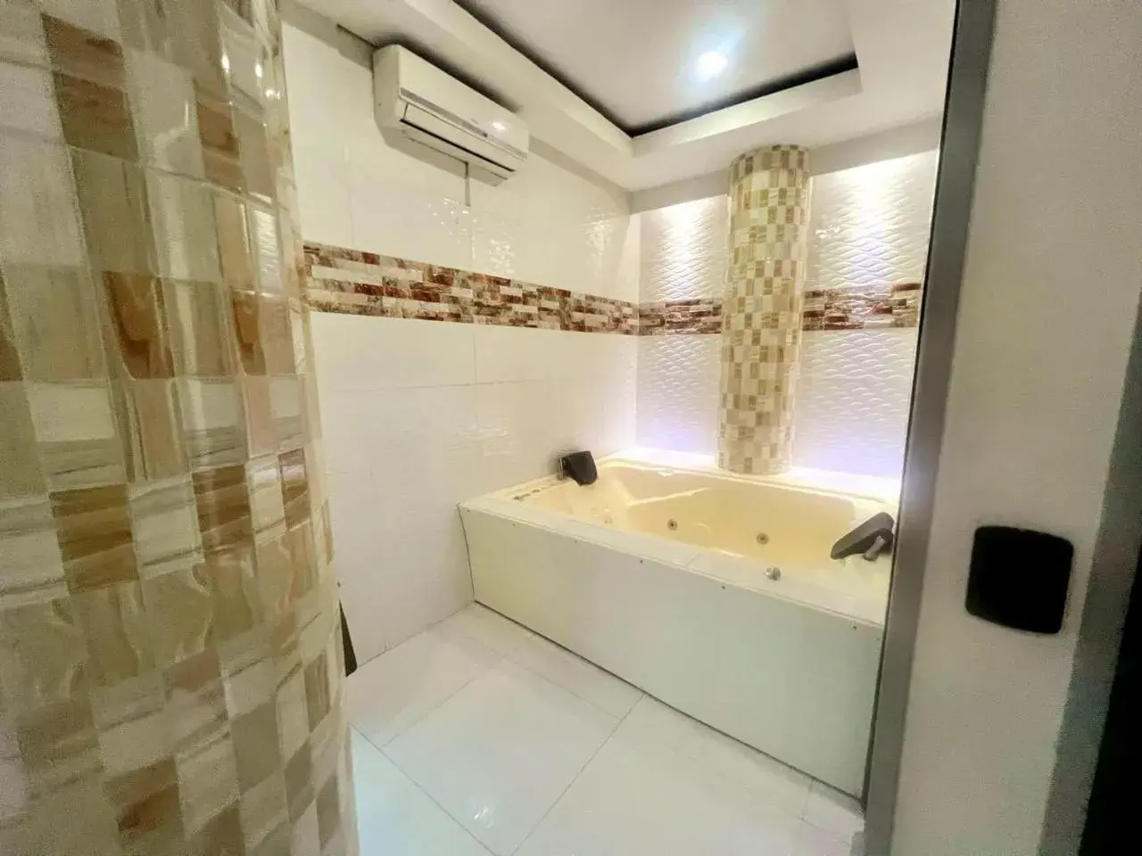 Standard Suite in Hotel Suite Royal Standard Suite in Hotel Suite Royal